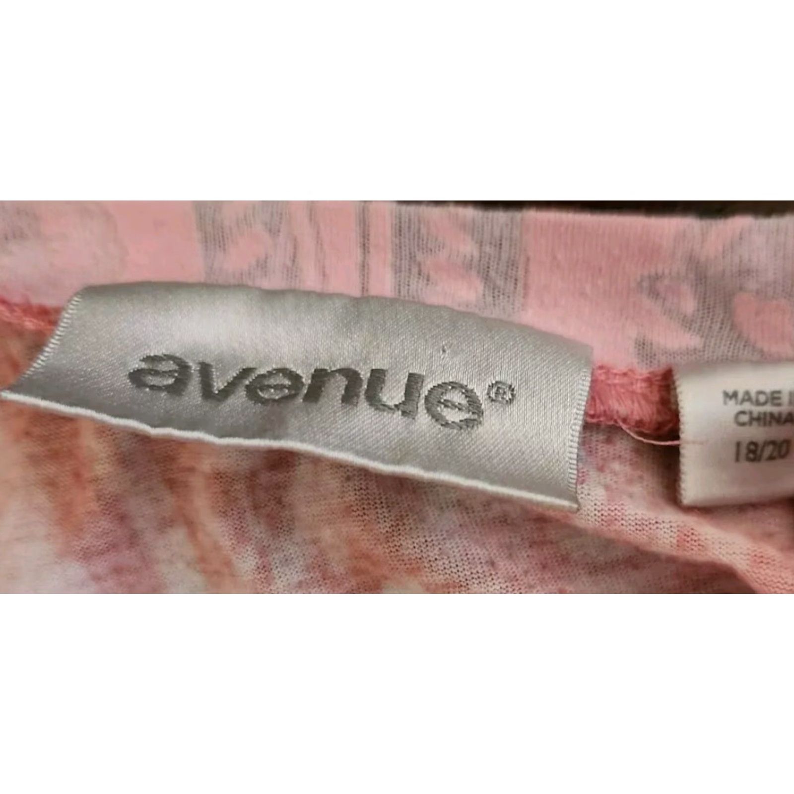 Avenue Avenue Paisley Semi Sheer Studded Casual Top Shirt 18/20 Plus Size Multicolor Women's Blouse Short Sleeve Round Neck Casual 2000s Style Size XXL / US 16-18 / IT 52-54 - 6 Thumbnail