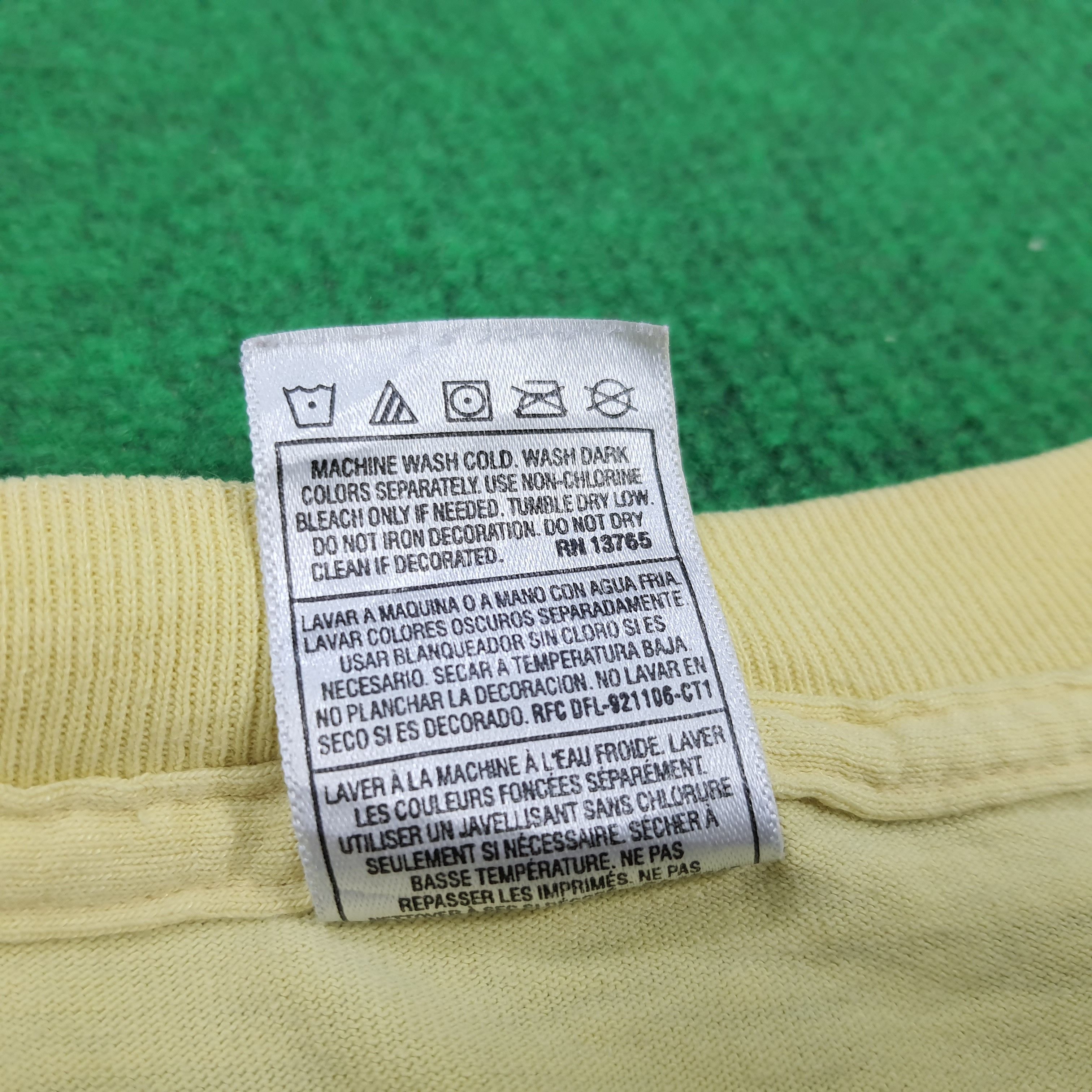 Vintage Vintage Mahatma Gandhi Quotes Tshirt Size US L / EU 52-54 / 3 - 4 Thumbnail