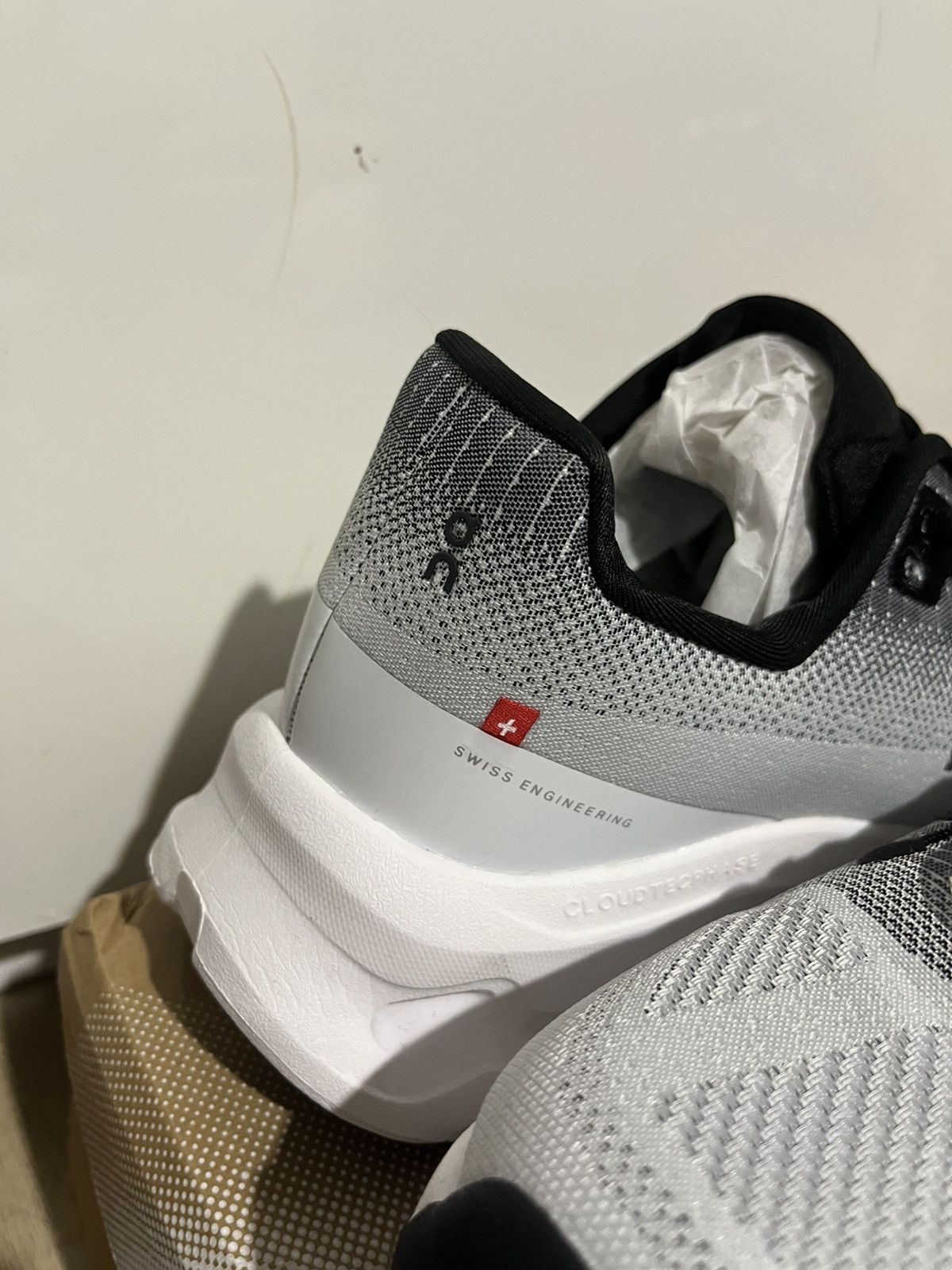 On On cloudilt , black/white , size:us:11 , eu:45 Size US 12 / EU 45 - 6 Thumbnail