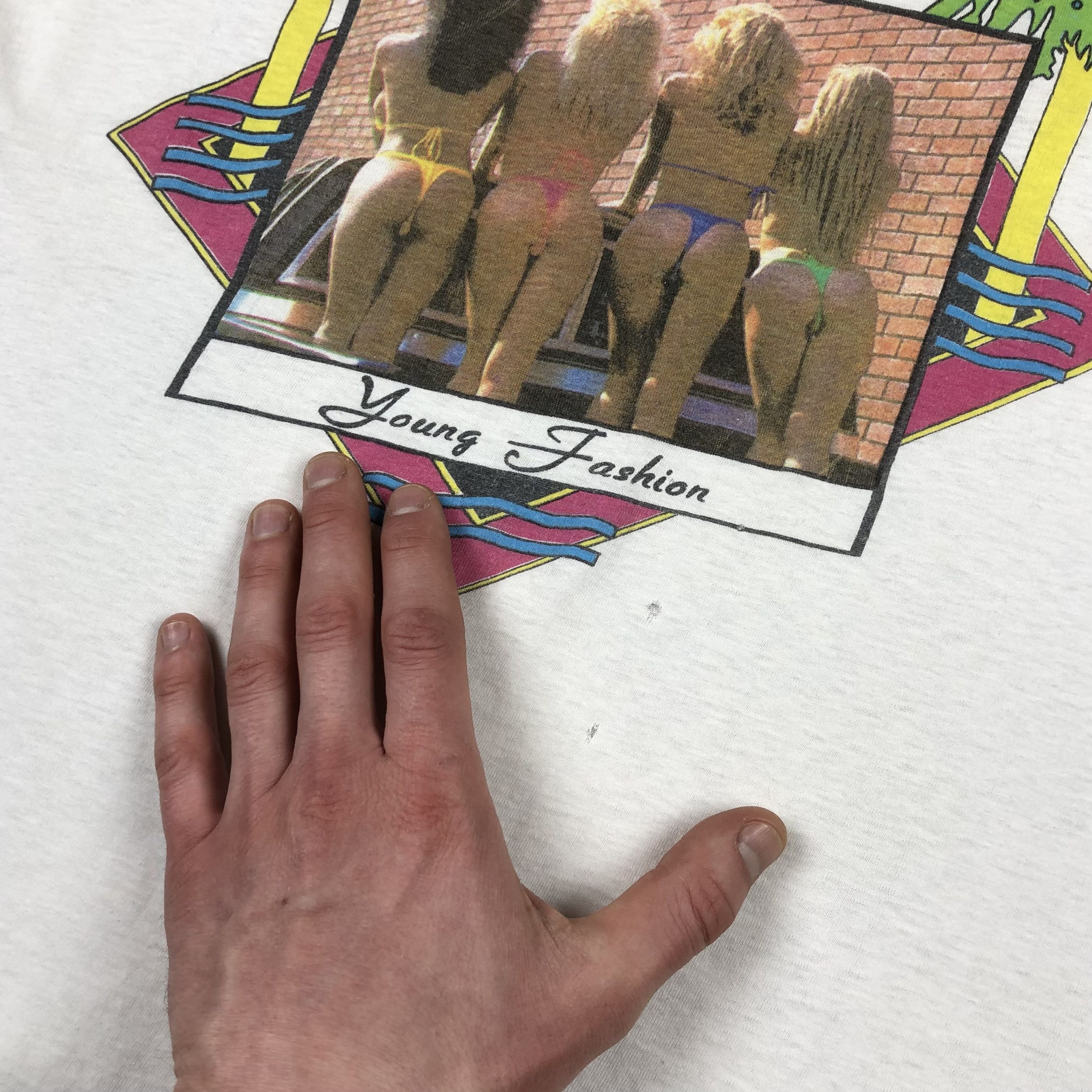 Vintage Young Fashion Official Sun Bunny Sexy Girls Tee Size US M / EU 48-50 / 2 - 12 Thumbnail