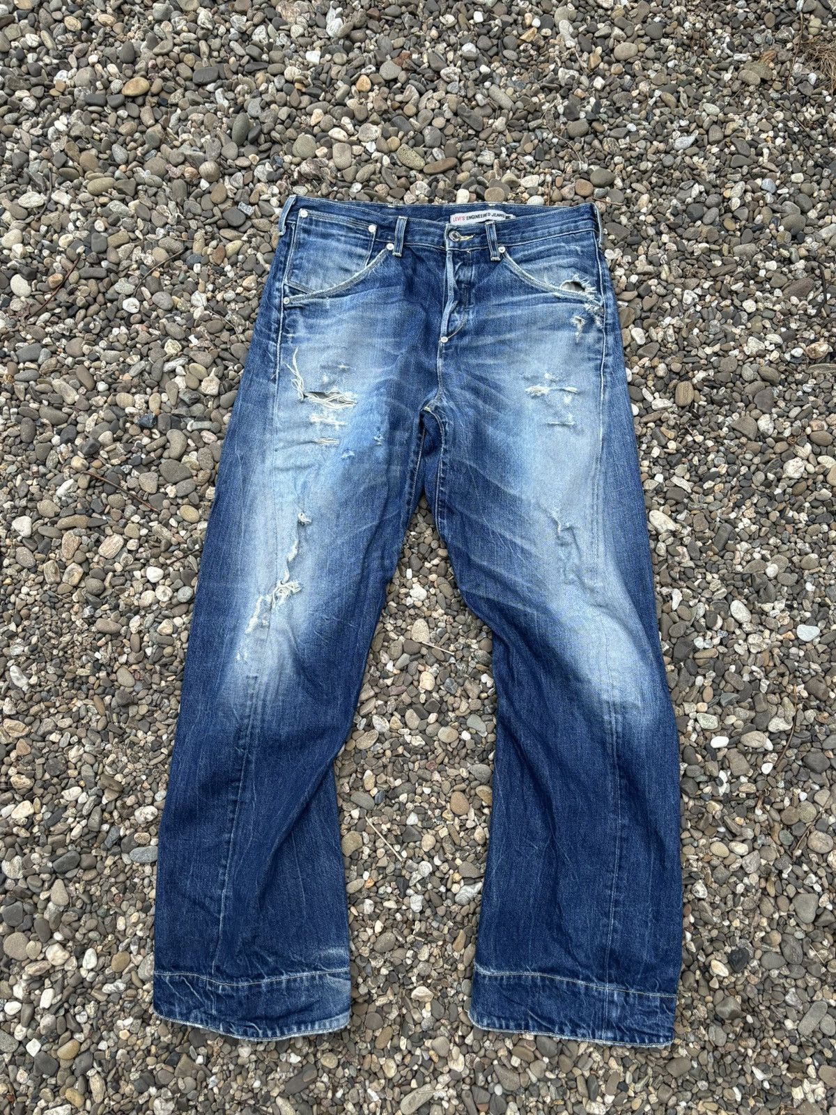 Vintage Levis Engineered Twisted Leg Distressed Jeans