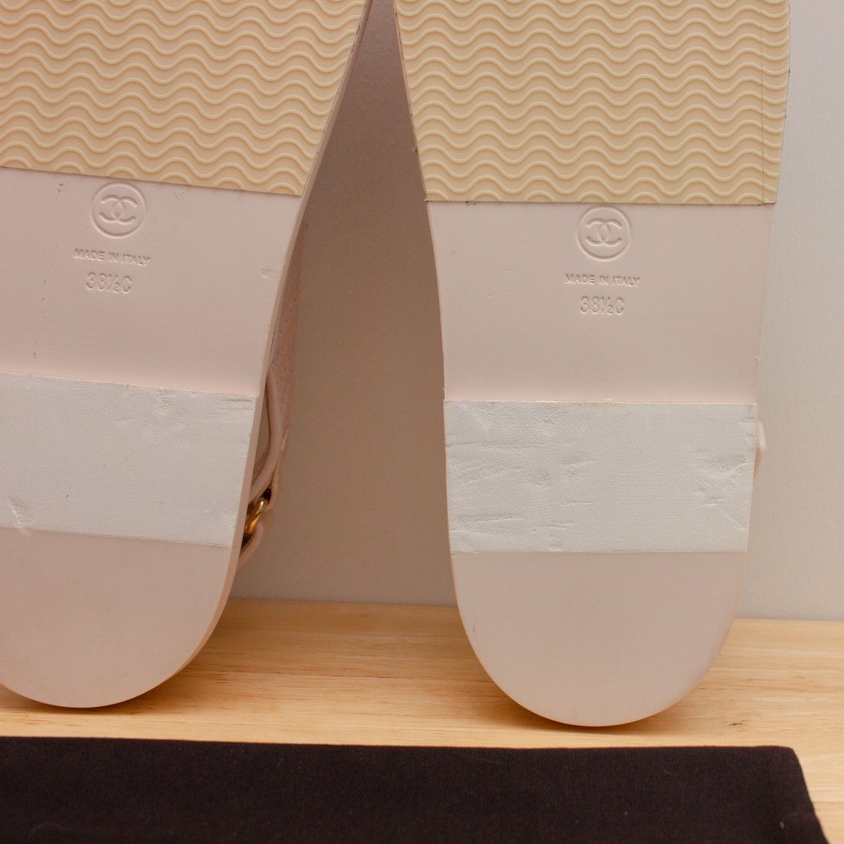 Chanel CHANEL 2022 Calfskin Velcro Dad Medallion Sandals Pink 38.5C Size US 8.5 / IT 38.5 - 19 Thumbnail