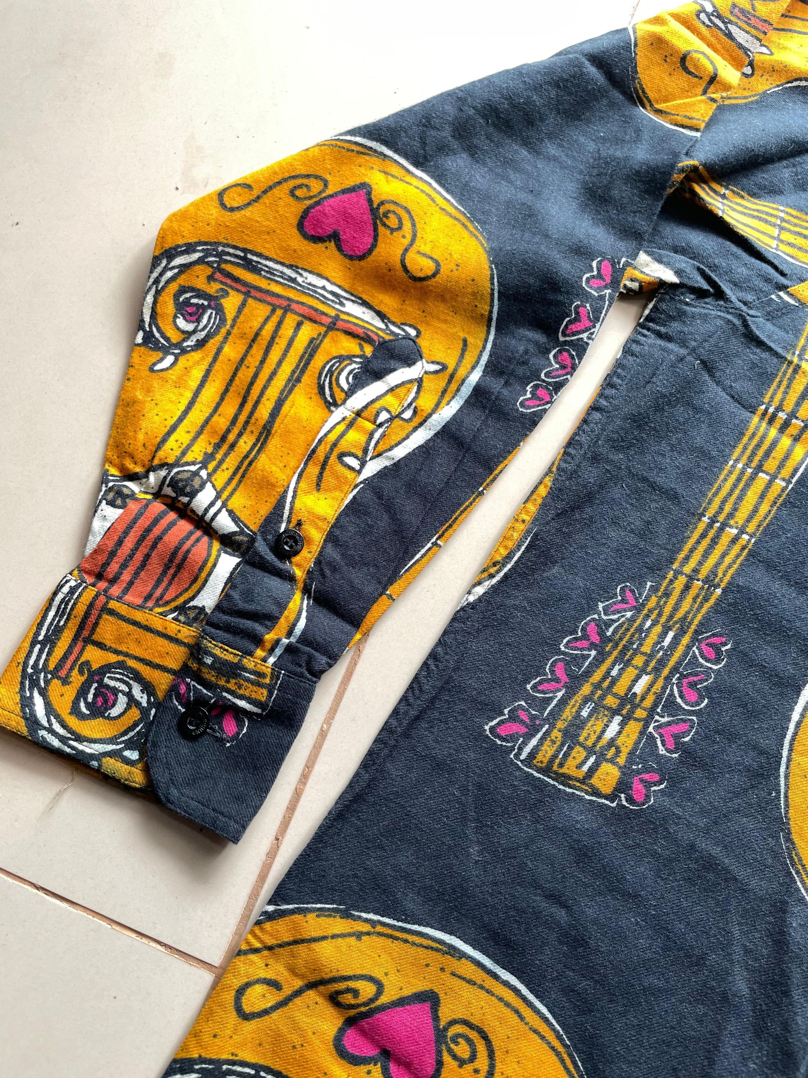 Moschino × Vintage Vintage Rare Moschino Picasso Guitar printed Size US L / EU 52-54 / 3 - 2 Thumbnail