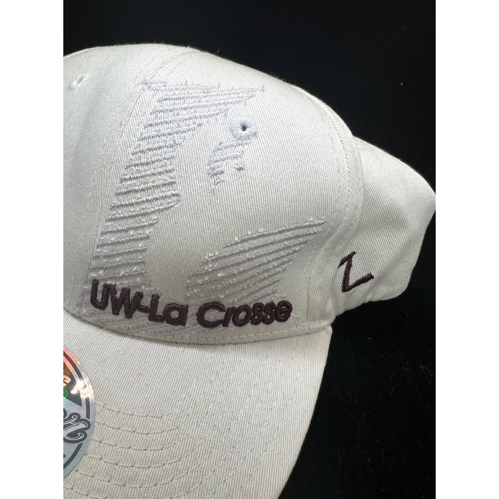 Zephyr ZEphyr Graphix Baseball Cap M/L Adult Embroidered Ivory 97% Cotton 3% Spandex Men Wisconsin UW La Crosse Size ONE SIZE - 2 Thumbnail