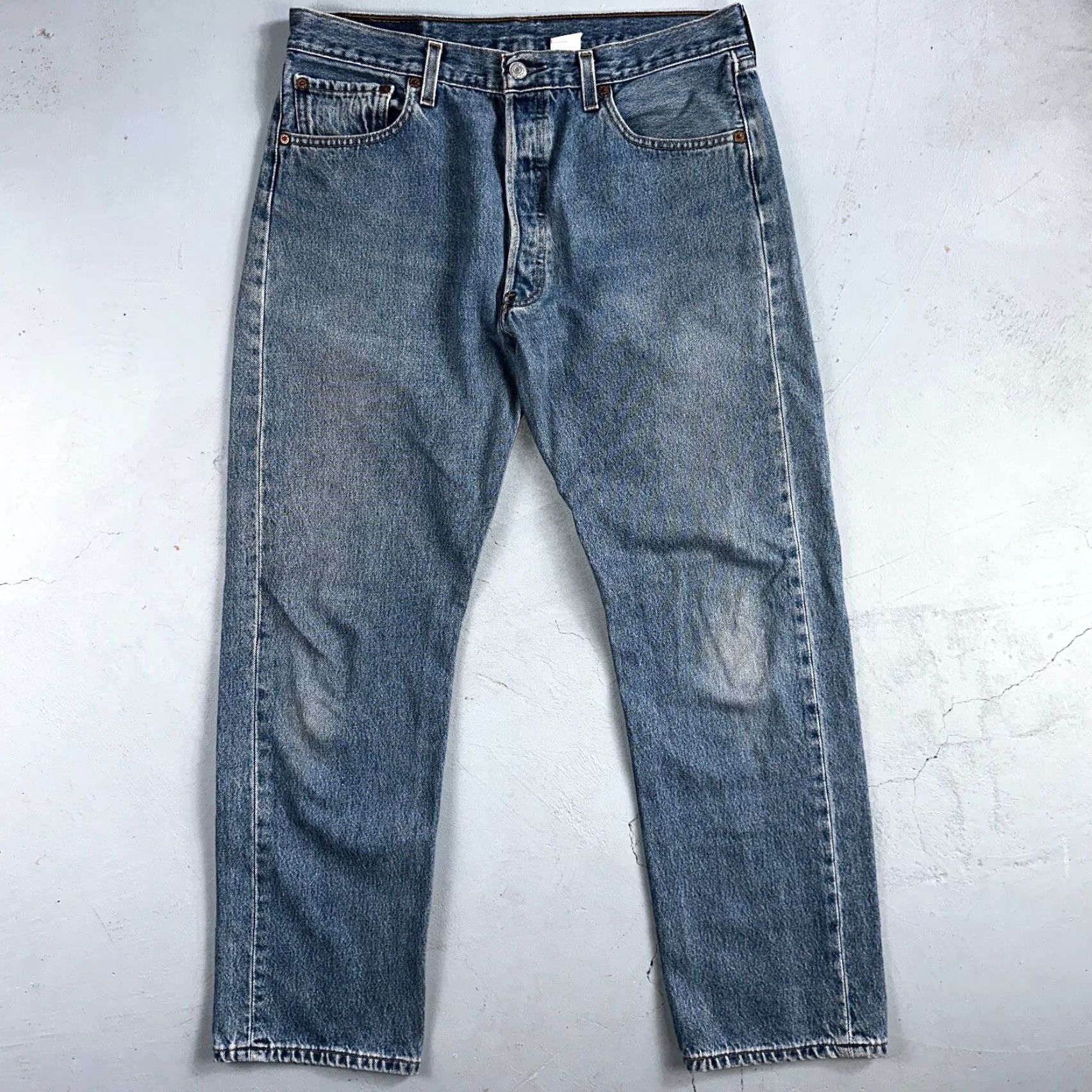 Levi's VINTAGE Levi's 501 Jeans 34x30 Blue Light Wash 90s Straight Leg Mens Regular Denim 34 30 XX Levis 501 Series USA Size US 34 / EU 50 - 2 Thumbnail