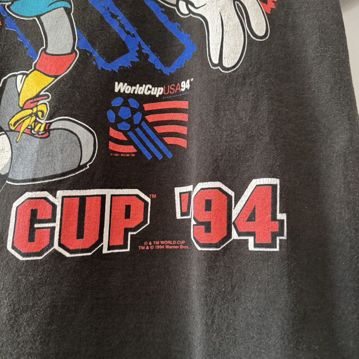 Vintage VINTAGE 1994 WORLD CUP BUGS BUNNY LOONEY TUNES TEE Size US L / EU 52-54 / 3 - 5 Thumbnail