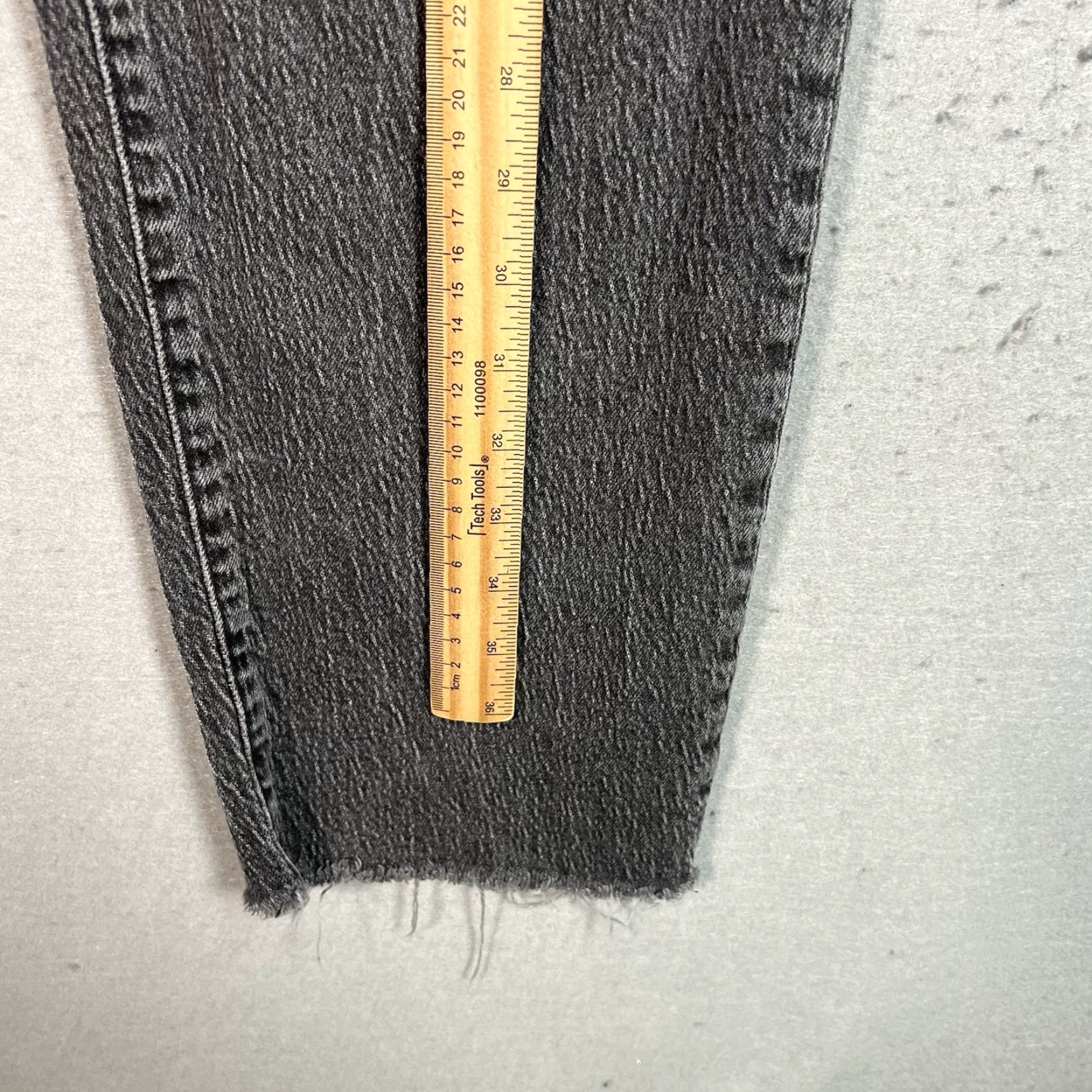 Madewell VINTAGE Madewell The Perfect Vintage Jean Black Women 28 Tapered Leg Raw Hem Womens Size 28" / US 6 / IT 42 - 4 Thumbnail