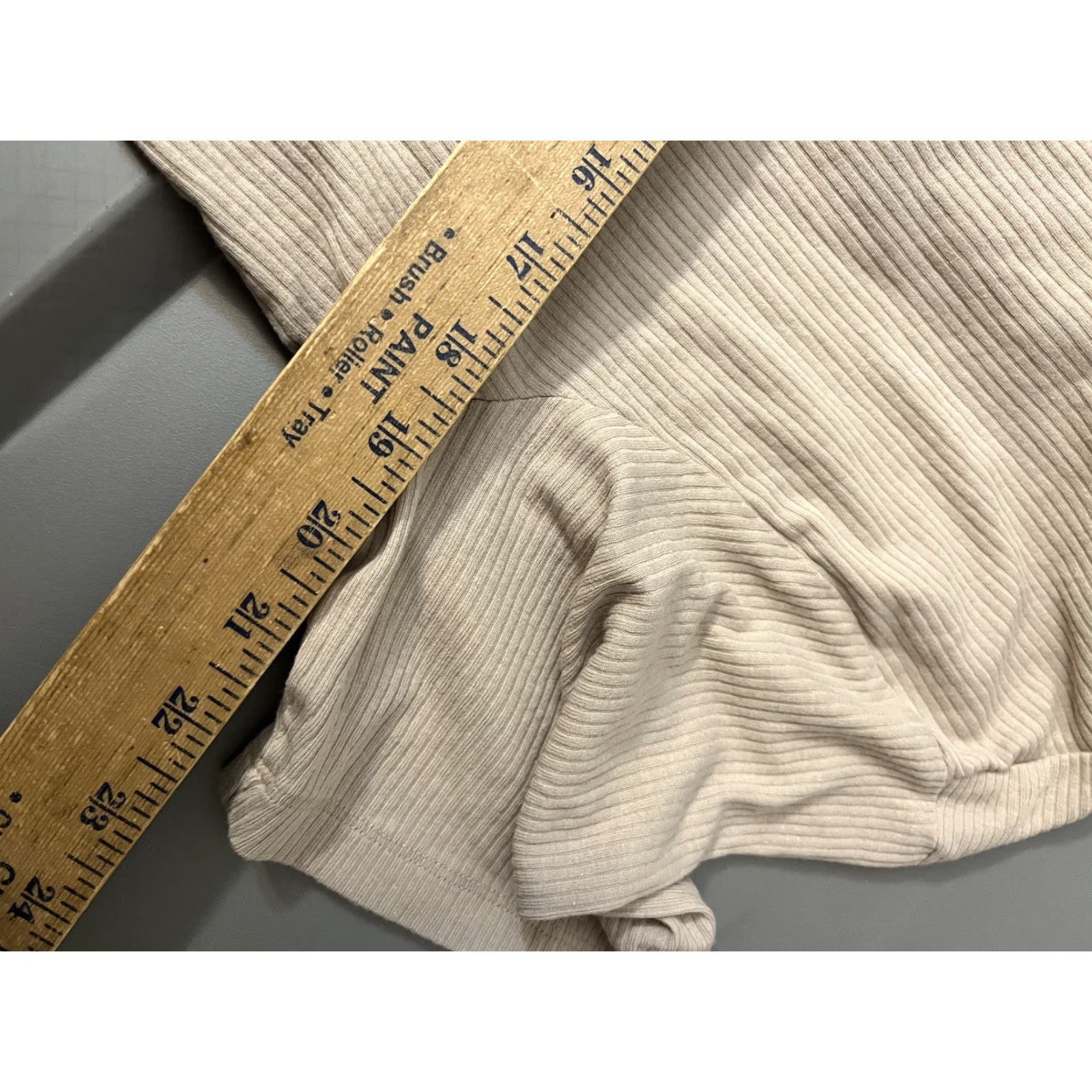 H&M H&M Slim Fit Taupe Waffle Knit Short Sleeve Shirt Size Large Size US L / EU 52-54 / 3 - 6 Thumbnail