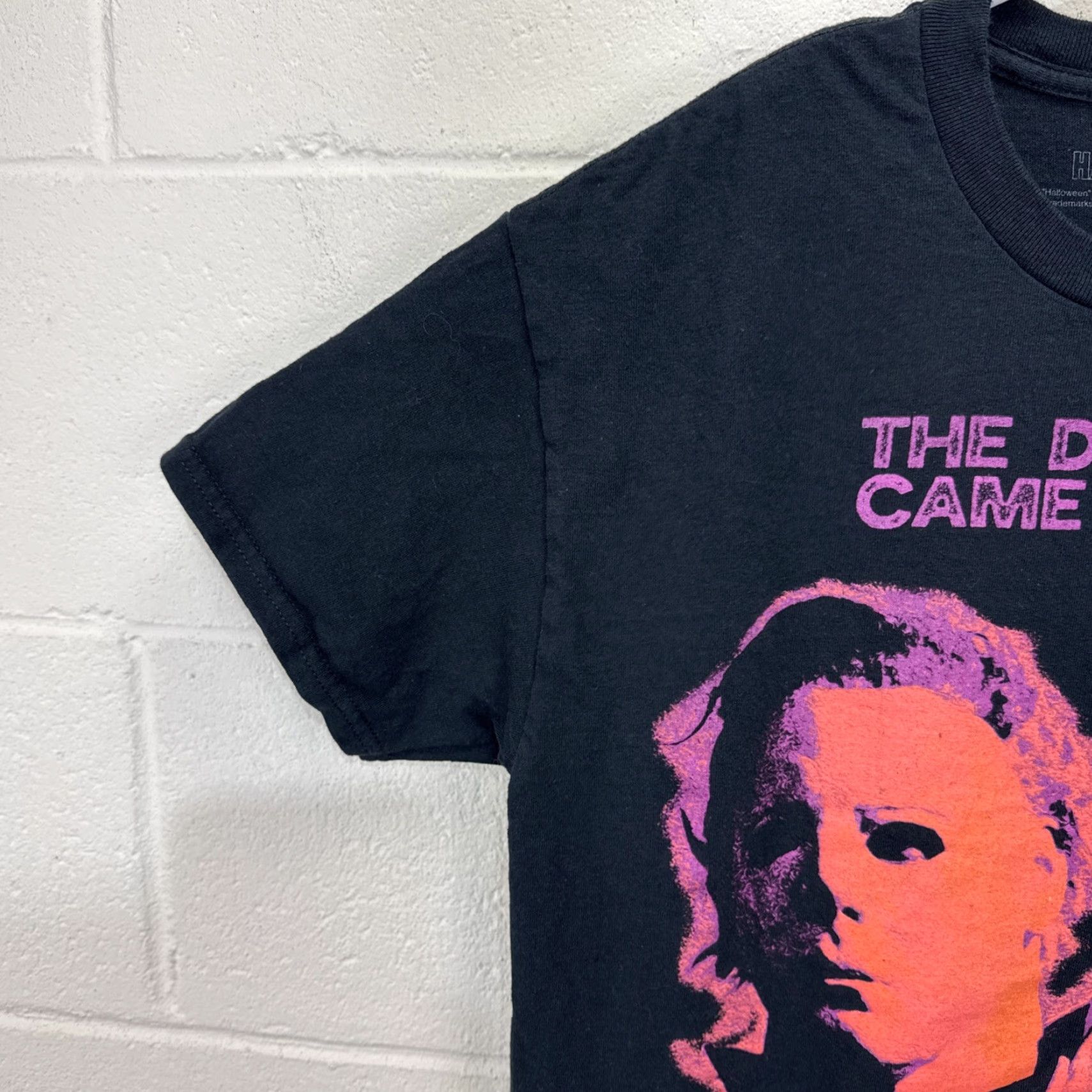 Camel VINTAGE Halloween The Day He Came Home Michael Myers T Shirt Black Medium White Graphic Print Crew Neck Short Sleeve Mens - Size US M / EU 48-50 / 2 - 5 Thumbnail
