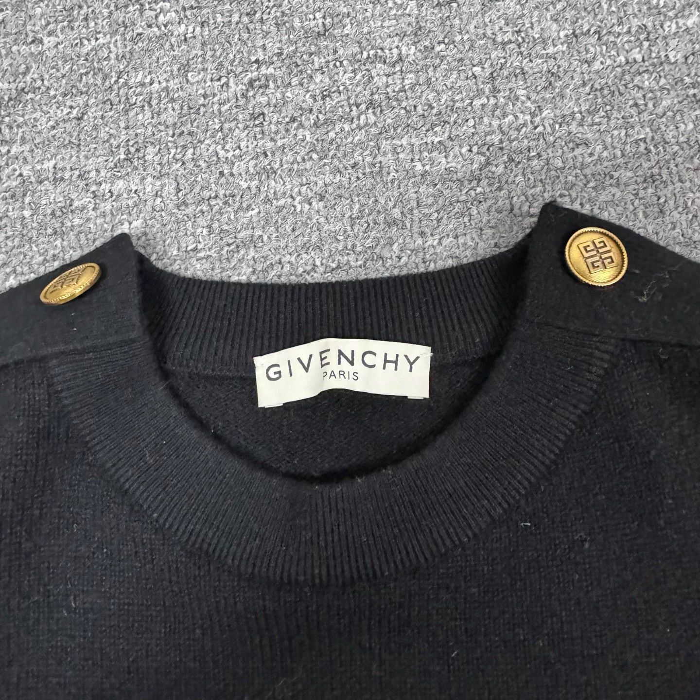 Givenchy Givenchy Gold Button Wool Sweater XS Size XS / US 0-2 / IT 36-38 - 5 Thumbnail