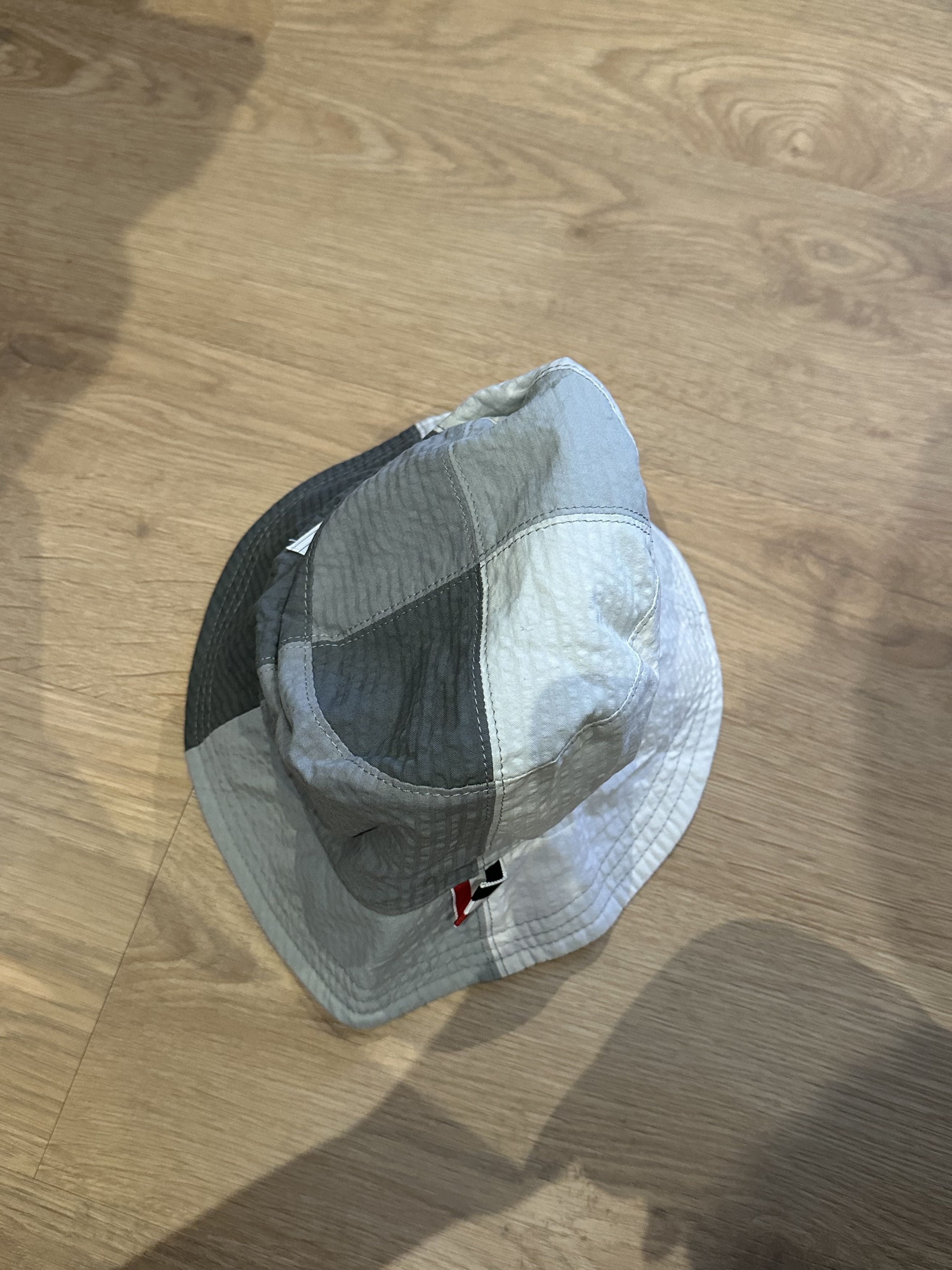 Thom Browne Thom Browne Bucket Hat in Quarter Combo Seercuker Size ONE SIZE - 5 Thumbnail
