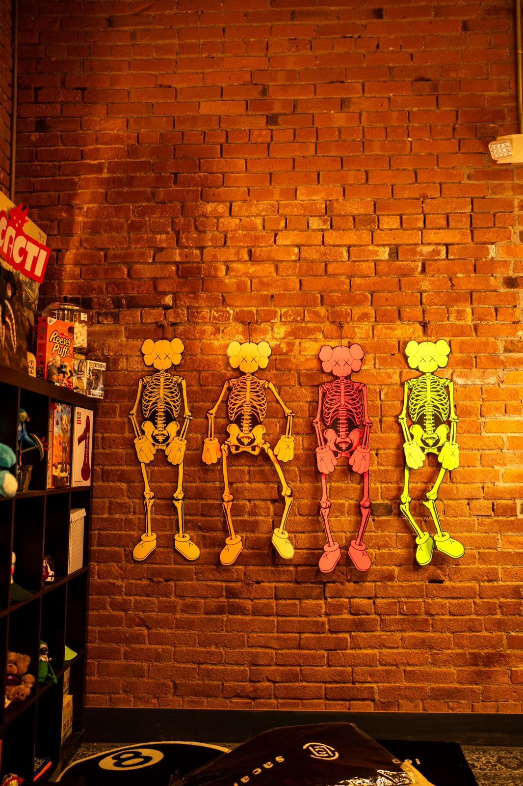 Kaws 2021 Kaws Skeleton Carboard Cutout Set Size ONE SIZE - 1 Thumbnail