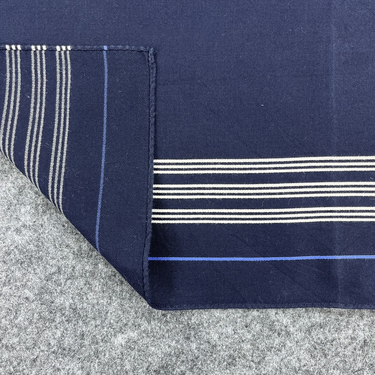 Burberry Burberry Handkerchief / Bandana / Neckerchief B1050 Size ONE SIZE - 4 Thumbnail