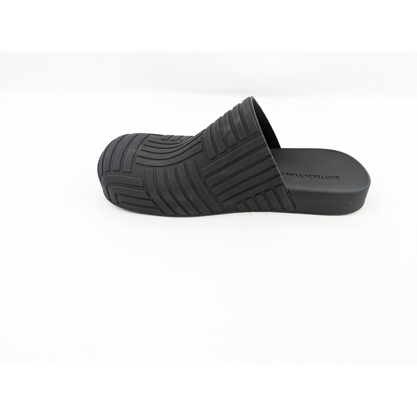 Bottega Veneta o1rshd1 Q:2 / Rubber Carpet Slider Sandal in Black Size US 12 / EU 45 - 9 Thumbnail