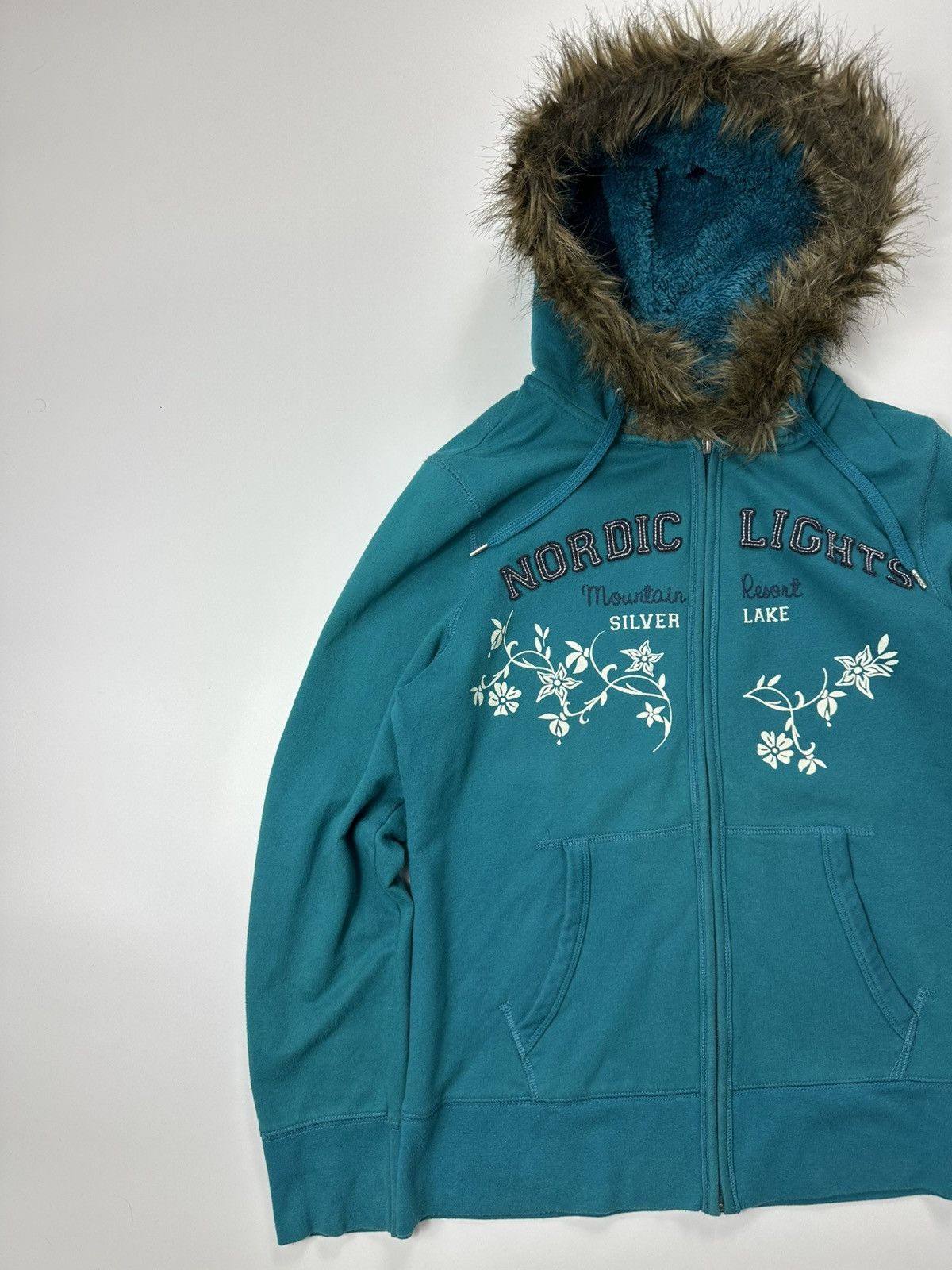 Japanese Brand Abercrombie Fitch Style Faux Fur Hoodie Women's Size M / US 6-8 / IT 42-44 - 2 Thumbnail