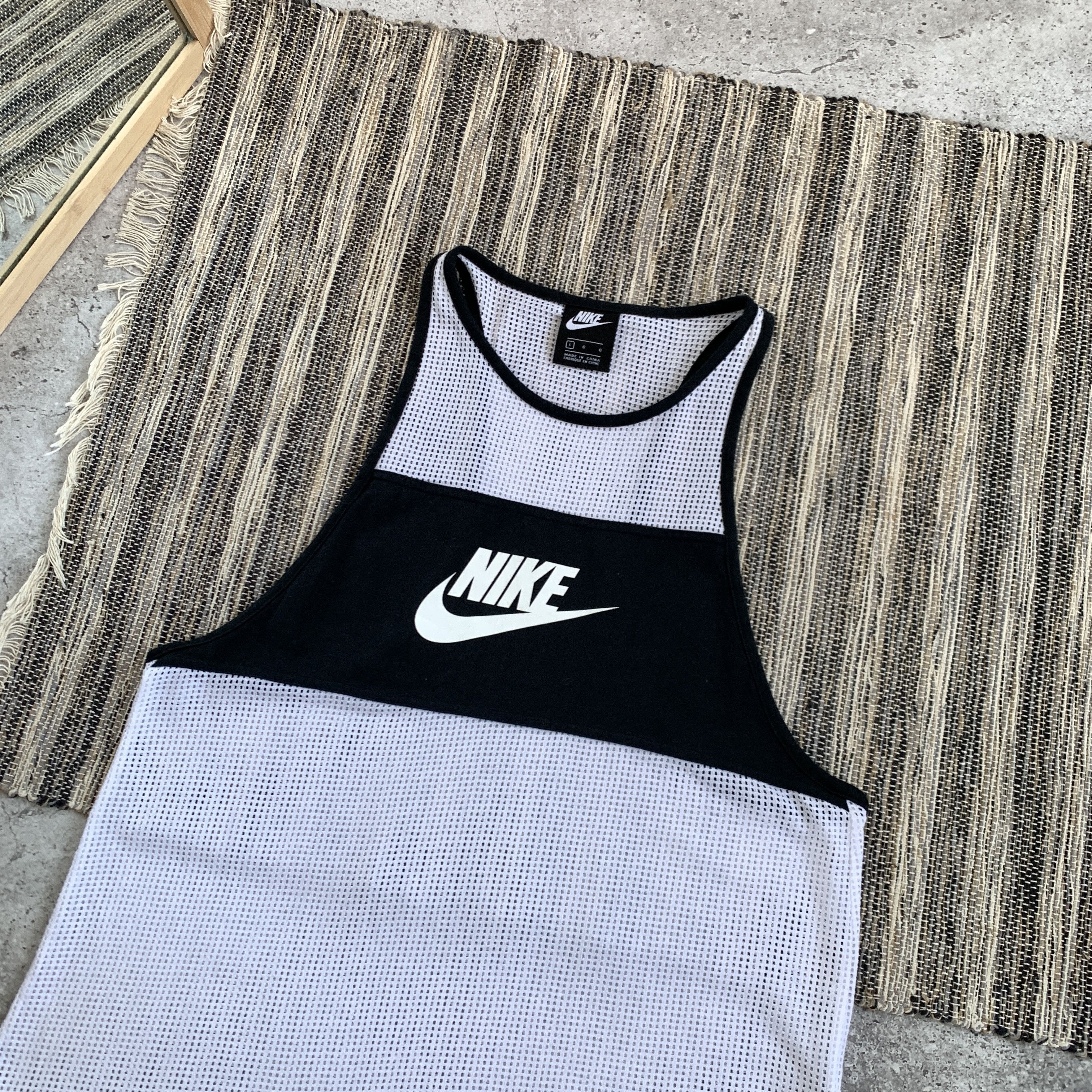 Nike Nike Swoosh Icon Graphic Mesh Tank Top Sleeveless Tee Shirt Size US L / EU 52-54 / 3 - 4 Thumbnail