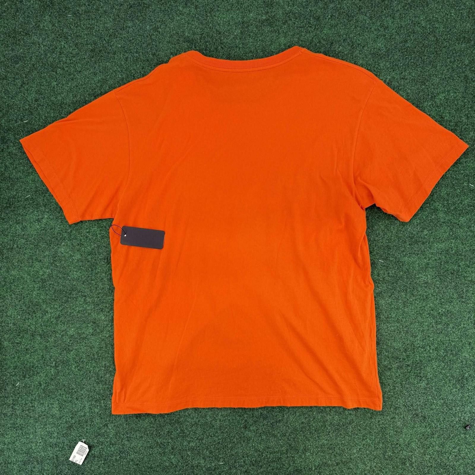 Gucci Gucci Square Vintage Box Logo Tee XL Used Size US XL / EU 56 / 4 - 5 Thumbnail