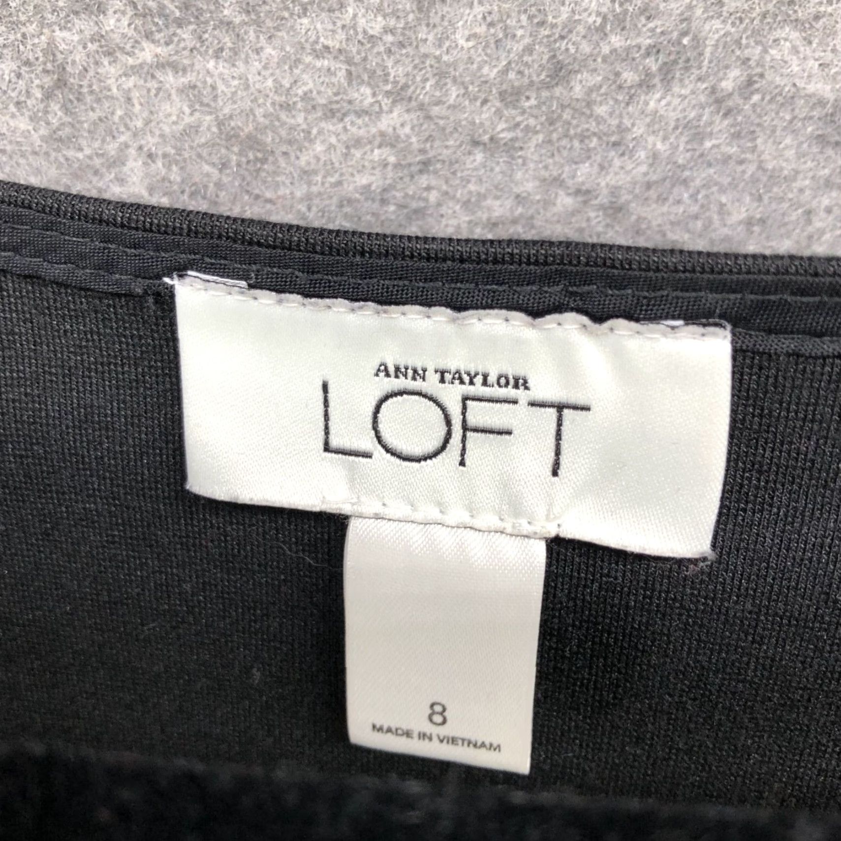 Loft LOFT Black Sheath Dress Size 8 Scoop Neck Bell Sleeve 1/2 Sleeve Career Work Dress Size M / US 6-8 / IT 42-44 - 6 Thumbnail