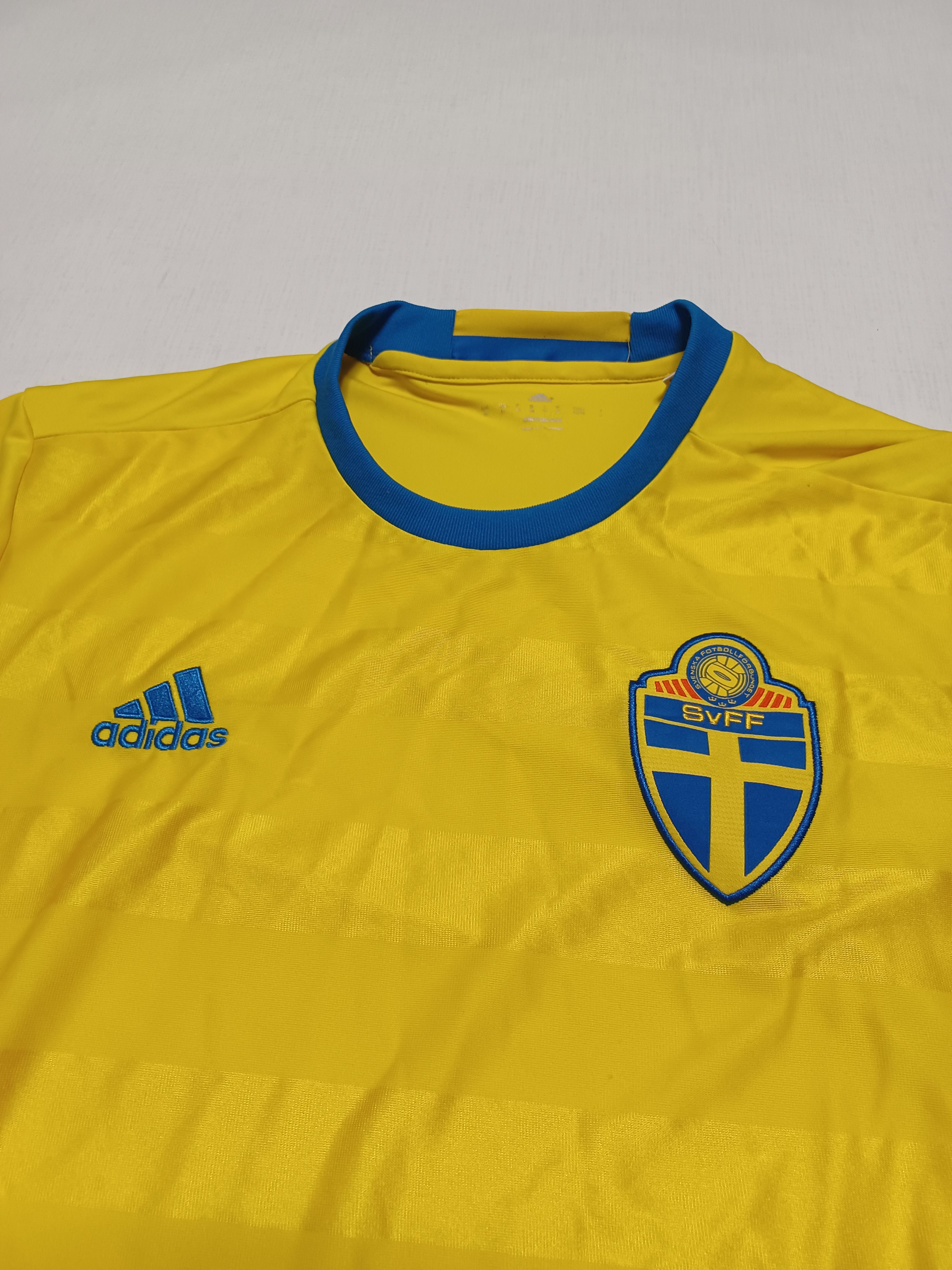 Adidas Sweden national football team soccer jersey Size M / US 6-8 / IT 42-44 - 3 Thumbnail