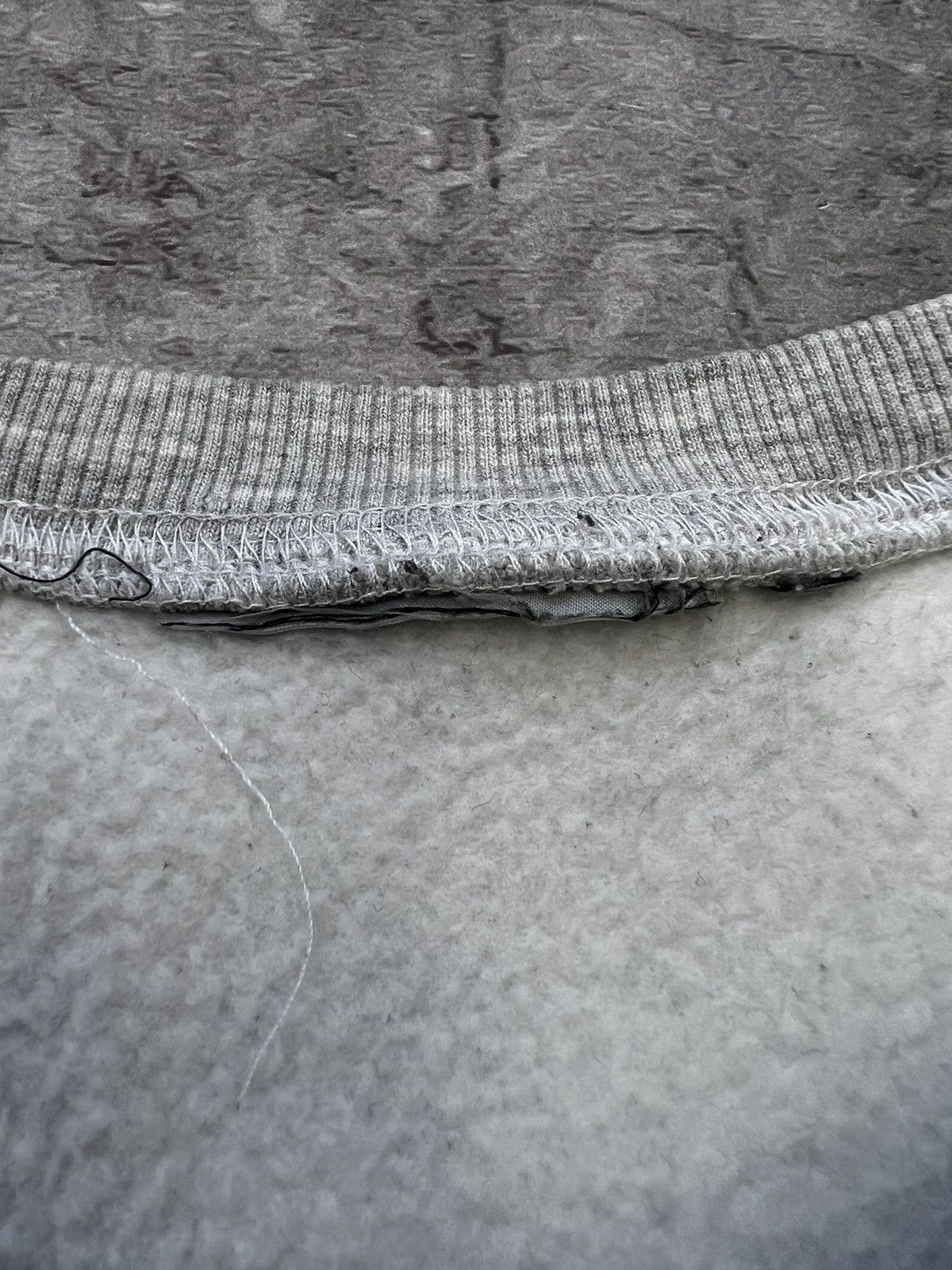 Carhartt × Vintage Vintage Carhartt Sweatshirt Work Wear Trashed 90s Y2K Size US M / EU 48-50 / 2 - 6 Thumbnail