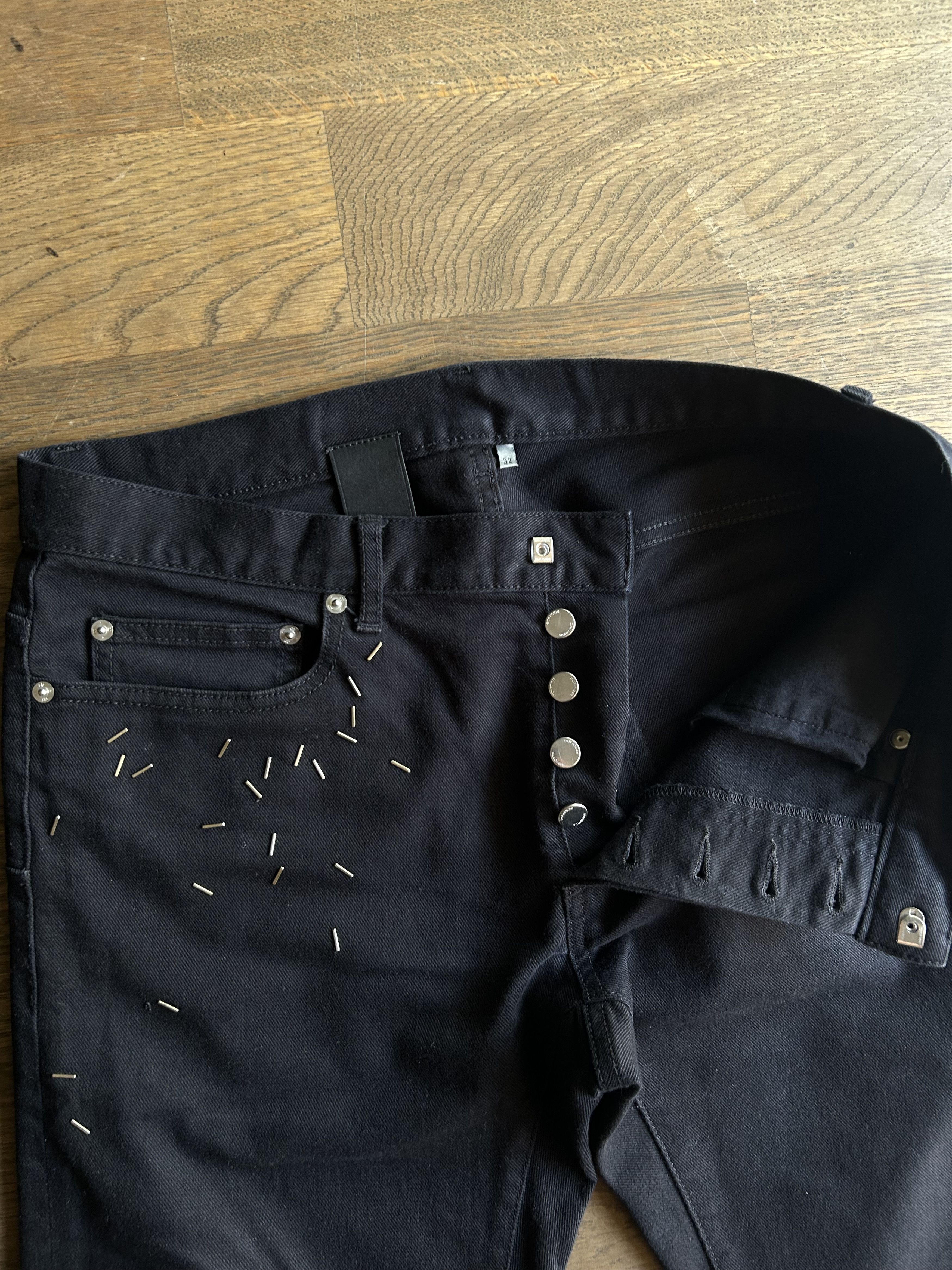 Dior Dior homme black staples jeans Size US 32 / EU 48 - 2 Thumbnail