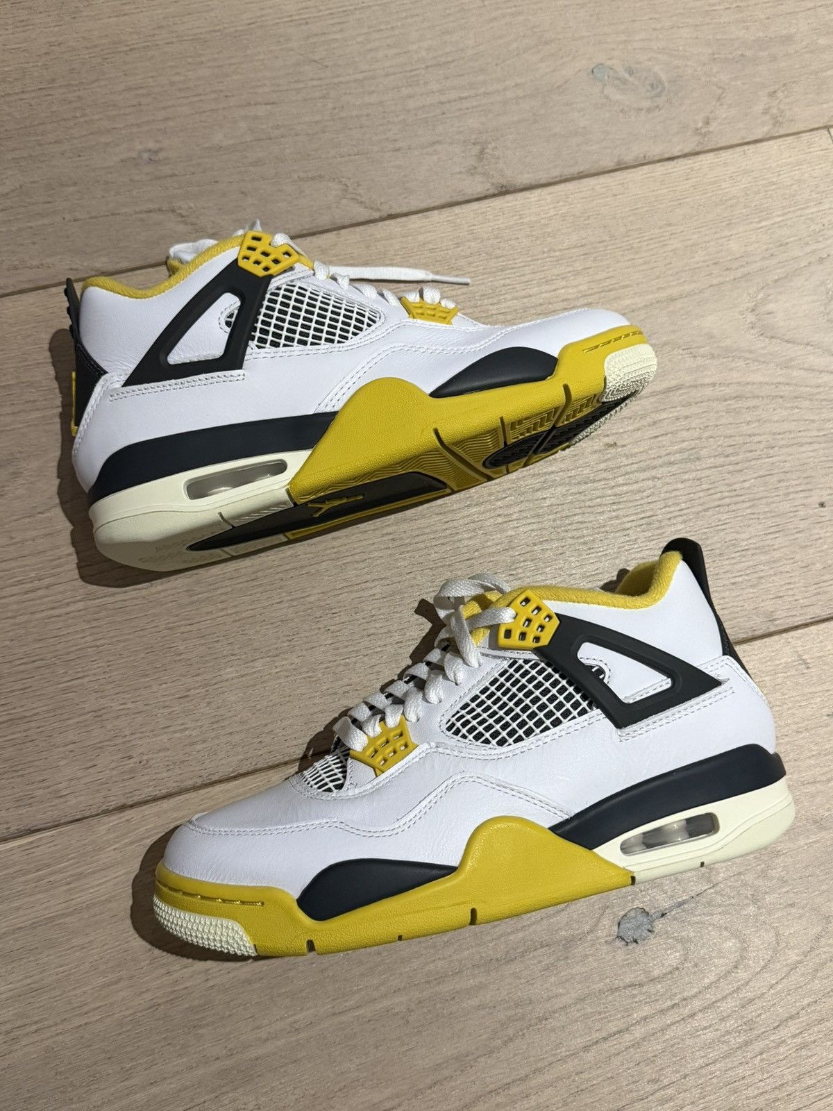 Nike Jordan 4 Size US 6.5 / EU 39-40 - 1 Thumbnail