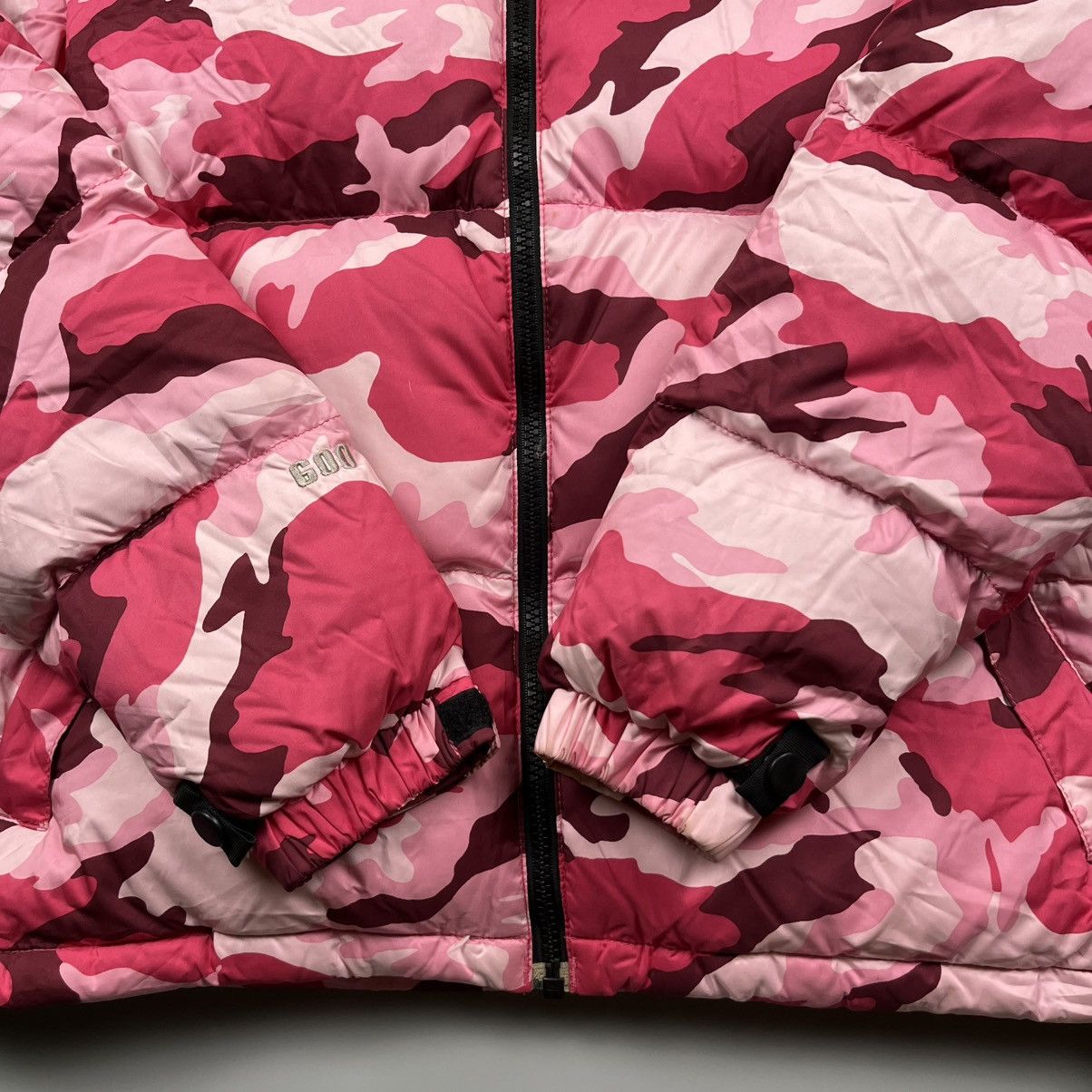 The North Face The North Face - Pink Camouflage Nuptse Puffer 600 Size US S / EU 44-46 / 1 - 7 Thumbnail