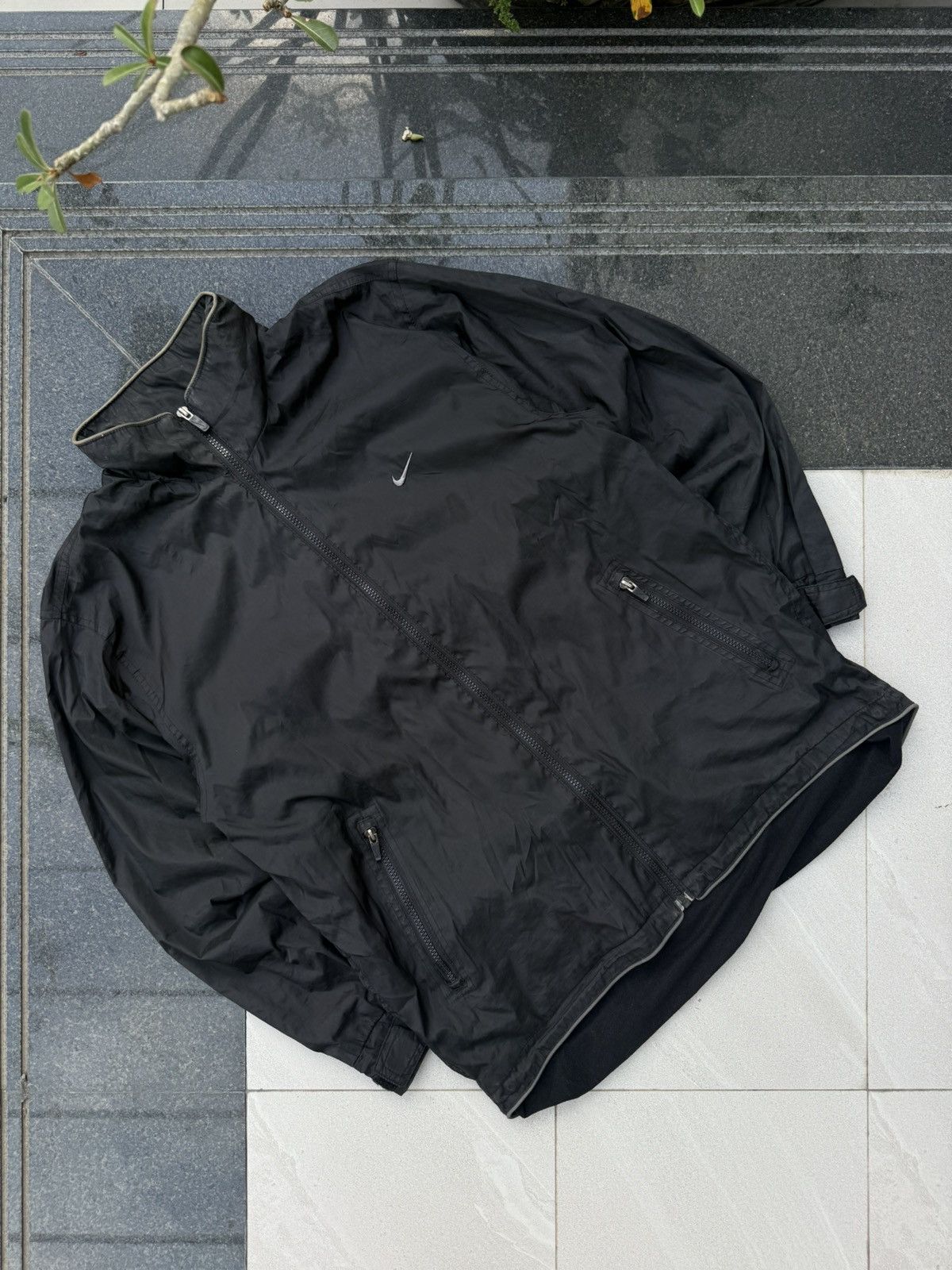 Nike 90’s NIKE RARE SWOOSH LOGO Y2K RETROVINTAGE ZIP NYLON JACKET Size US L / EU 52-54 / 3 - 1 Thumbnail