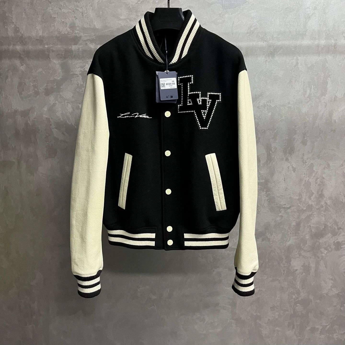 Louis Vuitton Louis Vuitton Black Logo Print Baseball Jacket Size US L / EU 52-54 / 3 - 1 Thumbnail