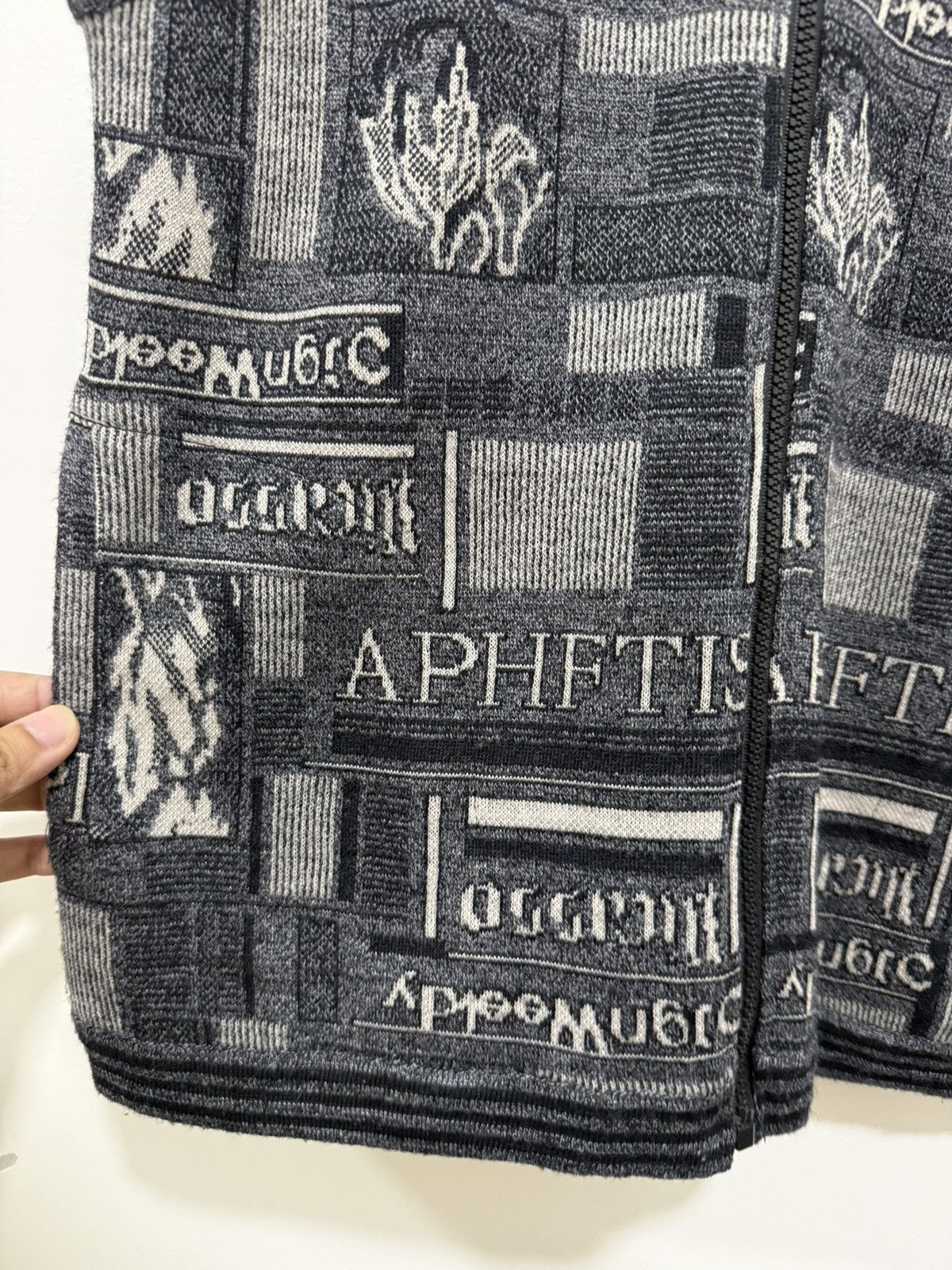Japanese Brand Vtg knit vest Size US M / EU 48-50 / 2 - 6 Thumbnail