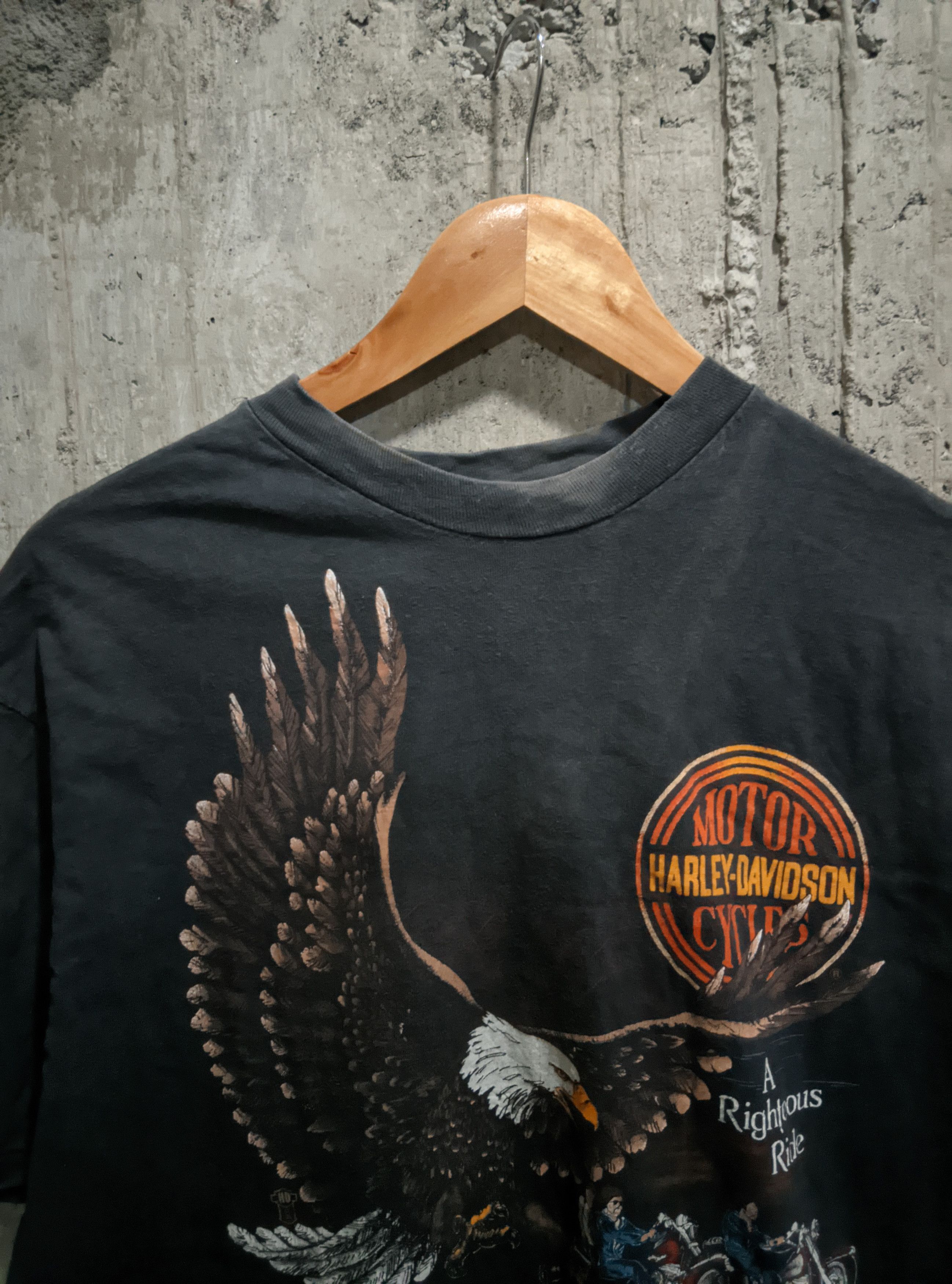 Harley Davidson Vintage 80s faded Harley Davidson righteous Ride 3d emblem Size US XL / EU 56 / 4 - 12 Thumbnail
