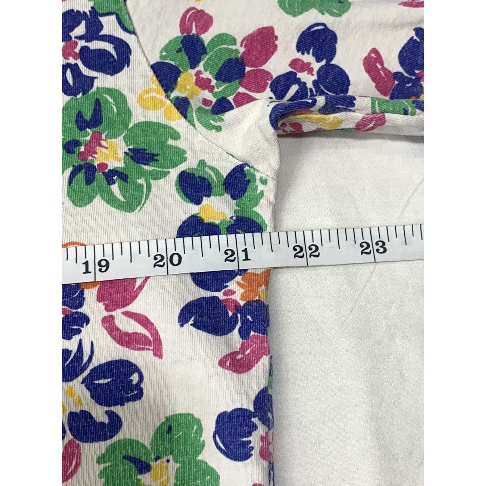 Hanes VINTAGE Hanes T-Shirt Floral White L 1990s Casual Cotton Single Stitch VTG Hanes HerWay #527 Mens? Women? Size L / US 10 / IT 46 - 5 Thumbnail
