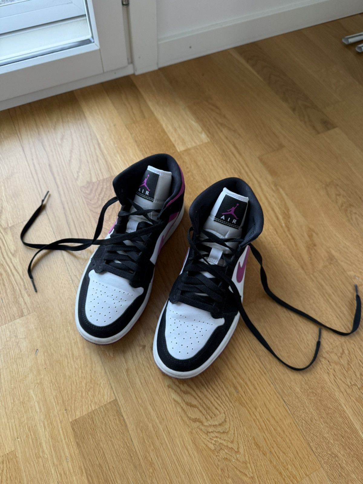Nike Air Jordan 1 Mid Magenta Size US 8 / IT 38 - 2 Thumbnail