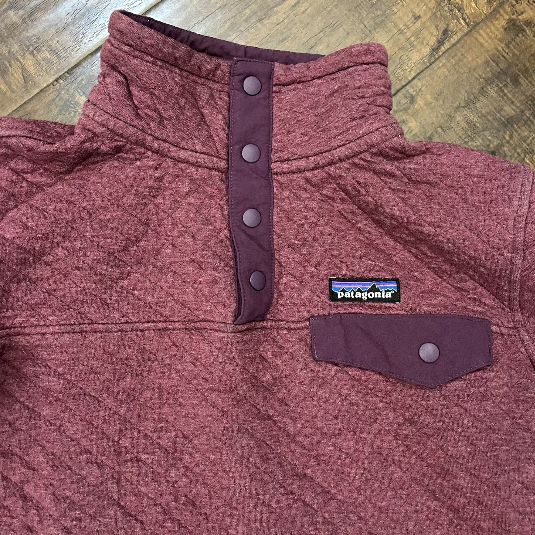 Patagonia Patagonia Organic Cotton Quilted Snap-T Jacket Pullover Womens Small Burgundy Size S / US 4 / IT 40 - 2 Thumbnail