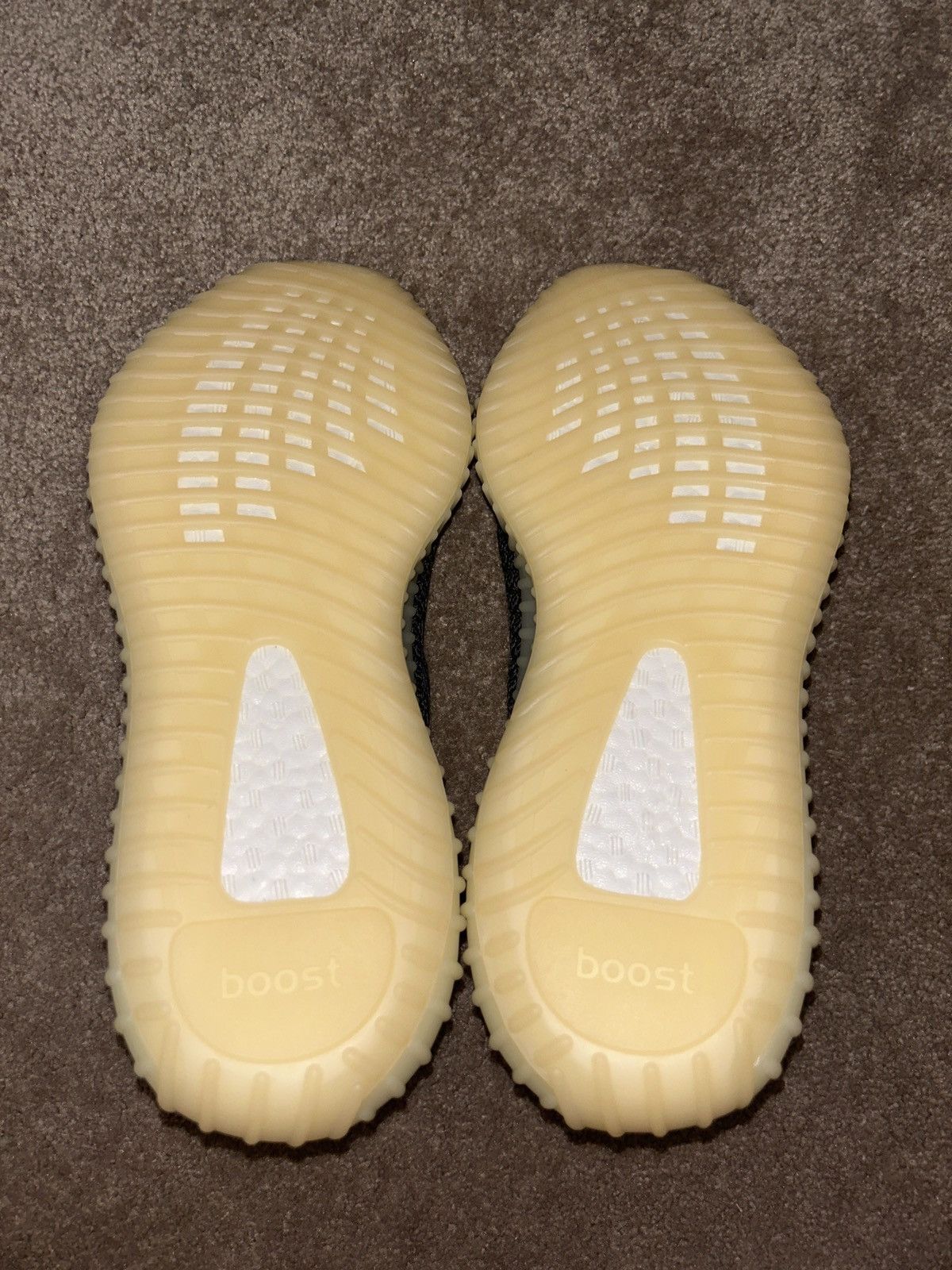 Adidas Yeezy Boost 350 V2 Carbon Size US 11 / EU 44 - 8 Thumbnail
