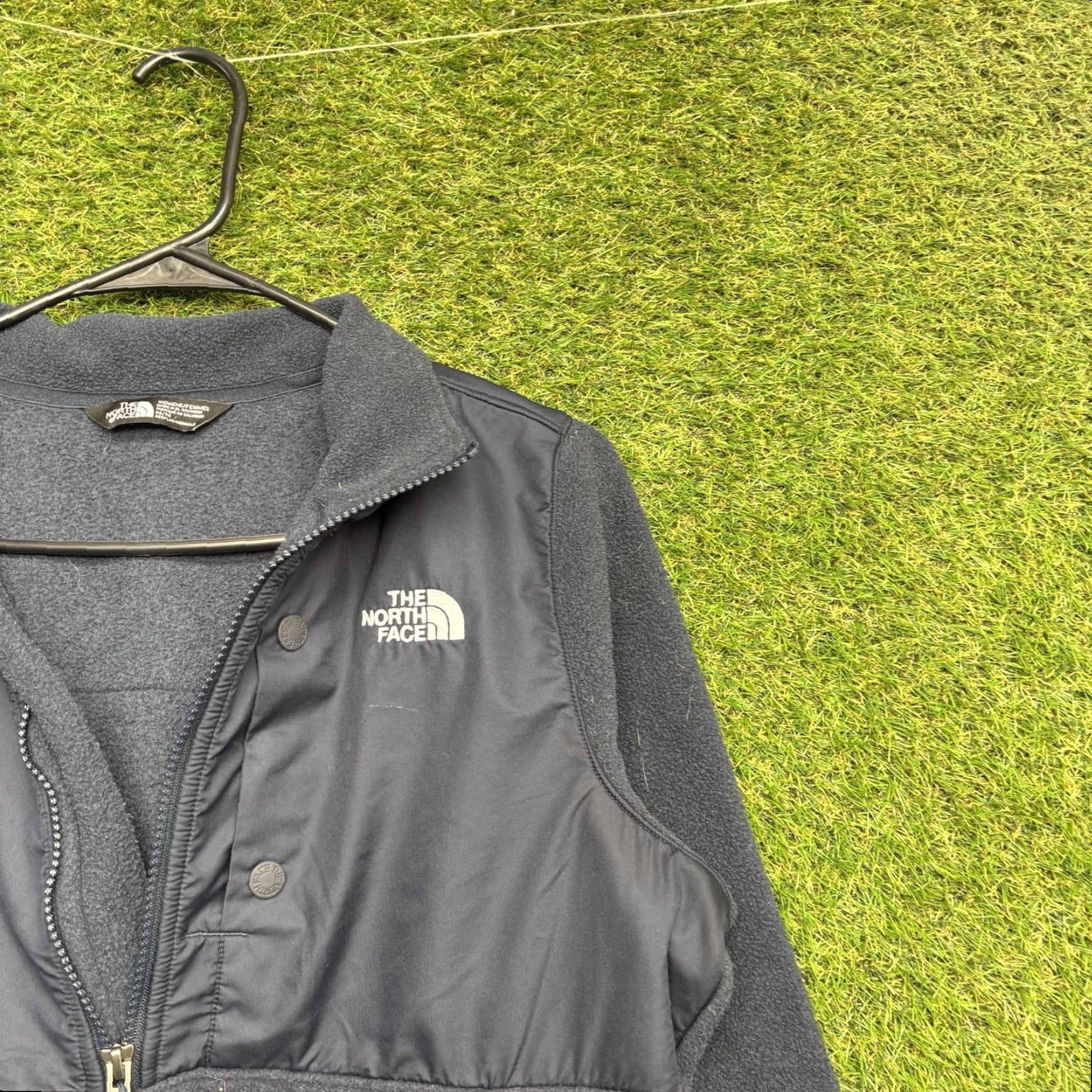 The North Face The North Face Sweater Womens M Blue Fleece Pullover 1/2 Zip Outdoor Casual Travel Size M / US 6-8 / IT 42-44 - 2 Thumbnail