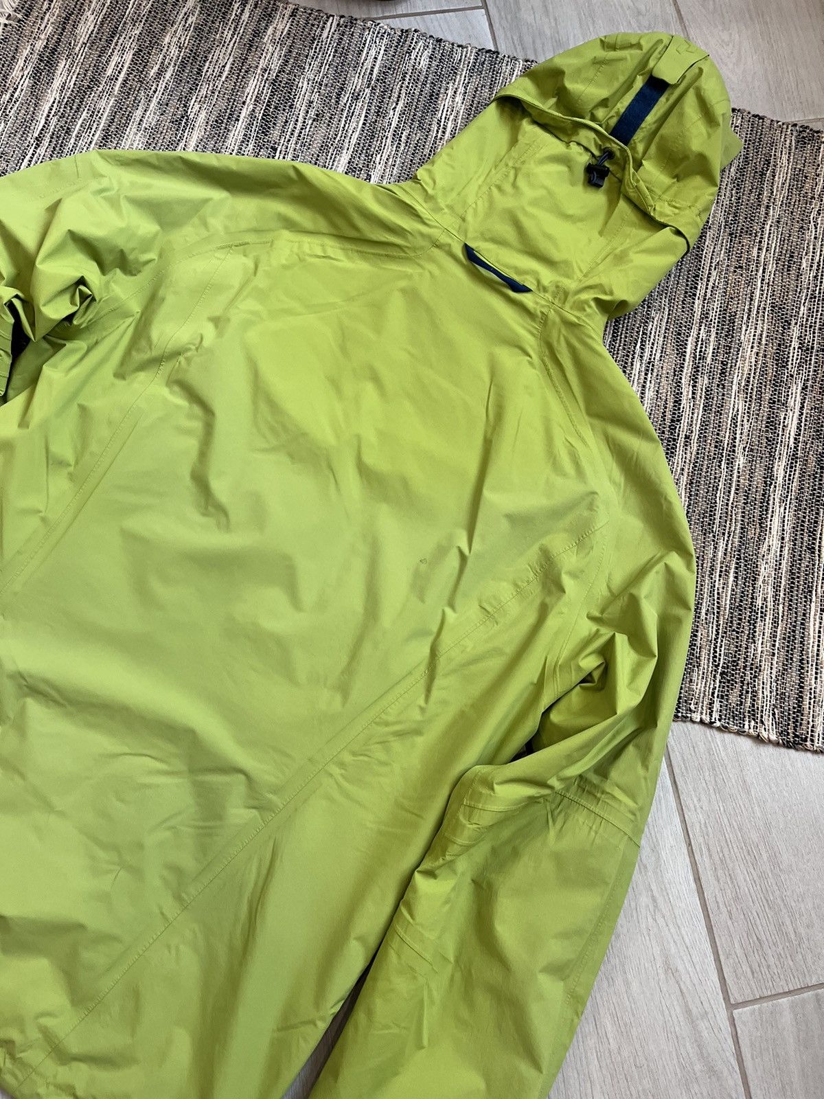 Peak Performance Peak Performance raincoat jacket outdoor minimalistic Size US L / EU 52-54 / 3 - 11 Thumbnail