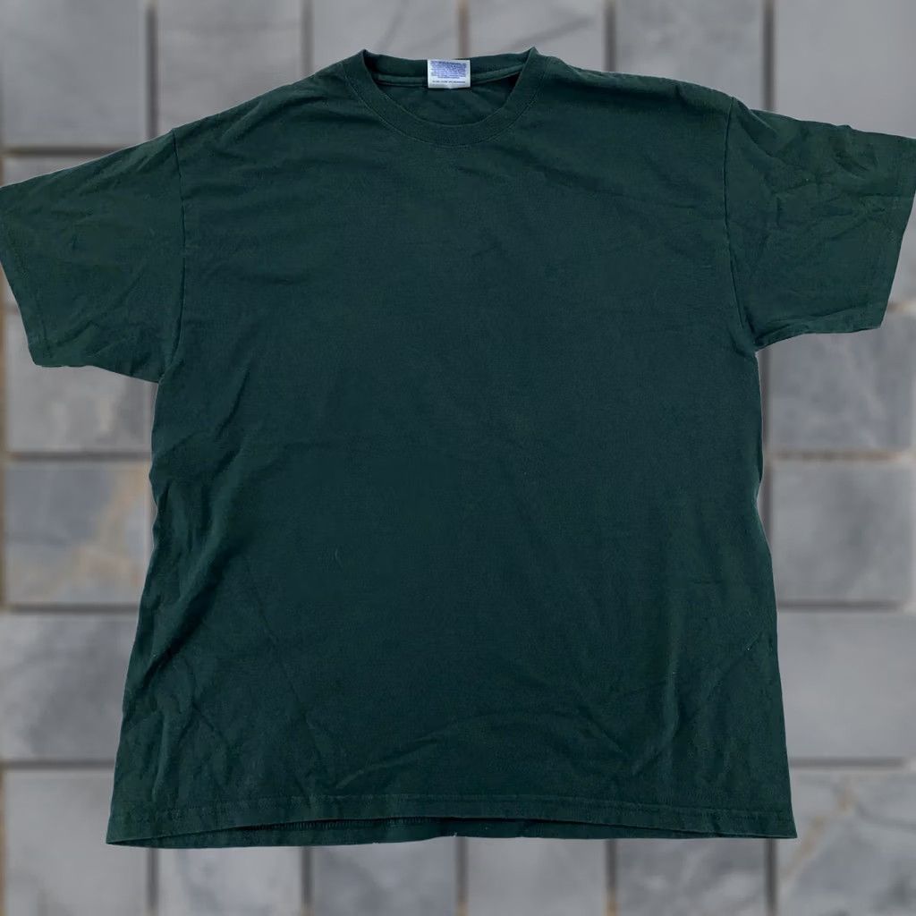 Hanes Hanes Shirt Mens L Green Cotton Polyester Heavyweight Crew Neck Short Sleeve Vintage Blank Classic Minimalist Tee Size US L / EU 52-54 / 3 - 1 Thumbnail