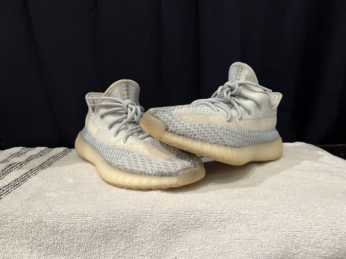 image of Adidas x Yeezy Season Yeezy 350 V2 Cloud White Shoes in Light Blue, Men's (Size 9)