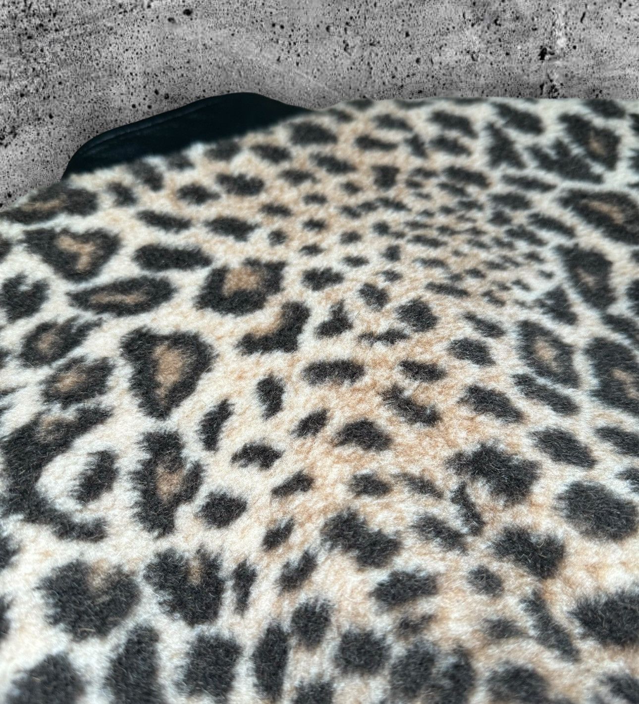 Celine × Hedi Slimane 「LIMITED TIME」CELINE “FW22 LEOPARD FLEECE TEDDY” Size US S / EU 44-46 / 1 - 10 Thumbnail