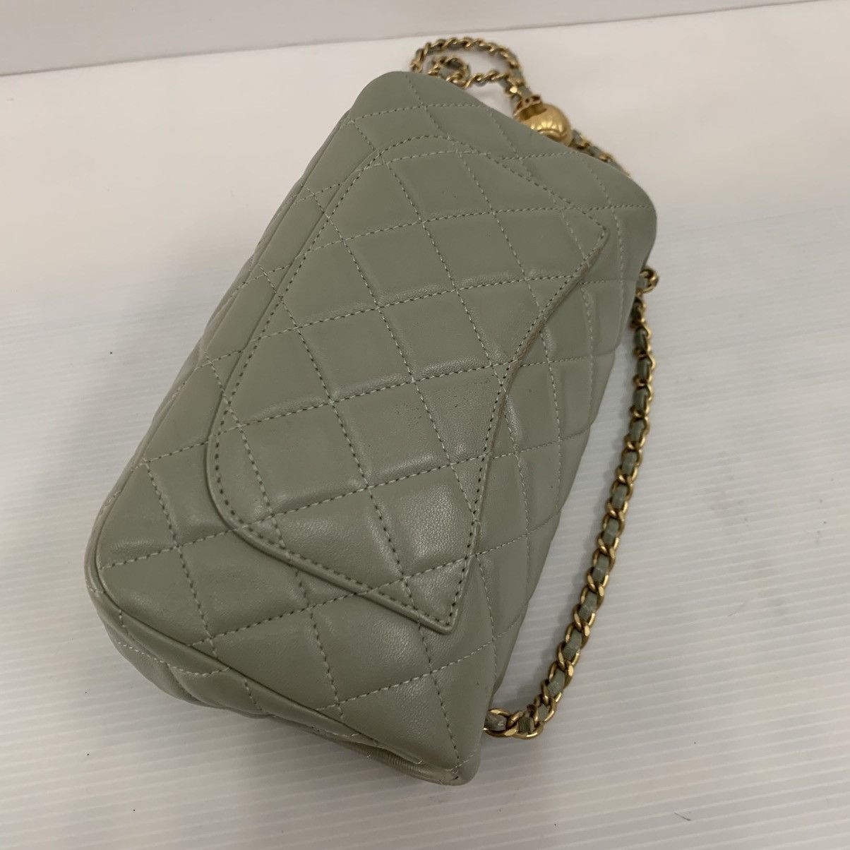 Chanel Chanel Lambskin Quilted Mini Pearl Crush Flap Green Size ONE SIZE - 9 Thumbnail