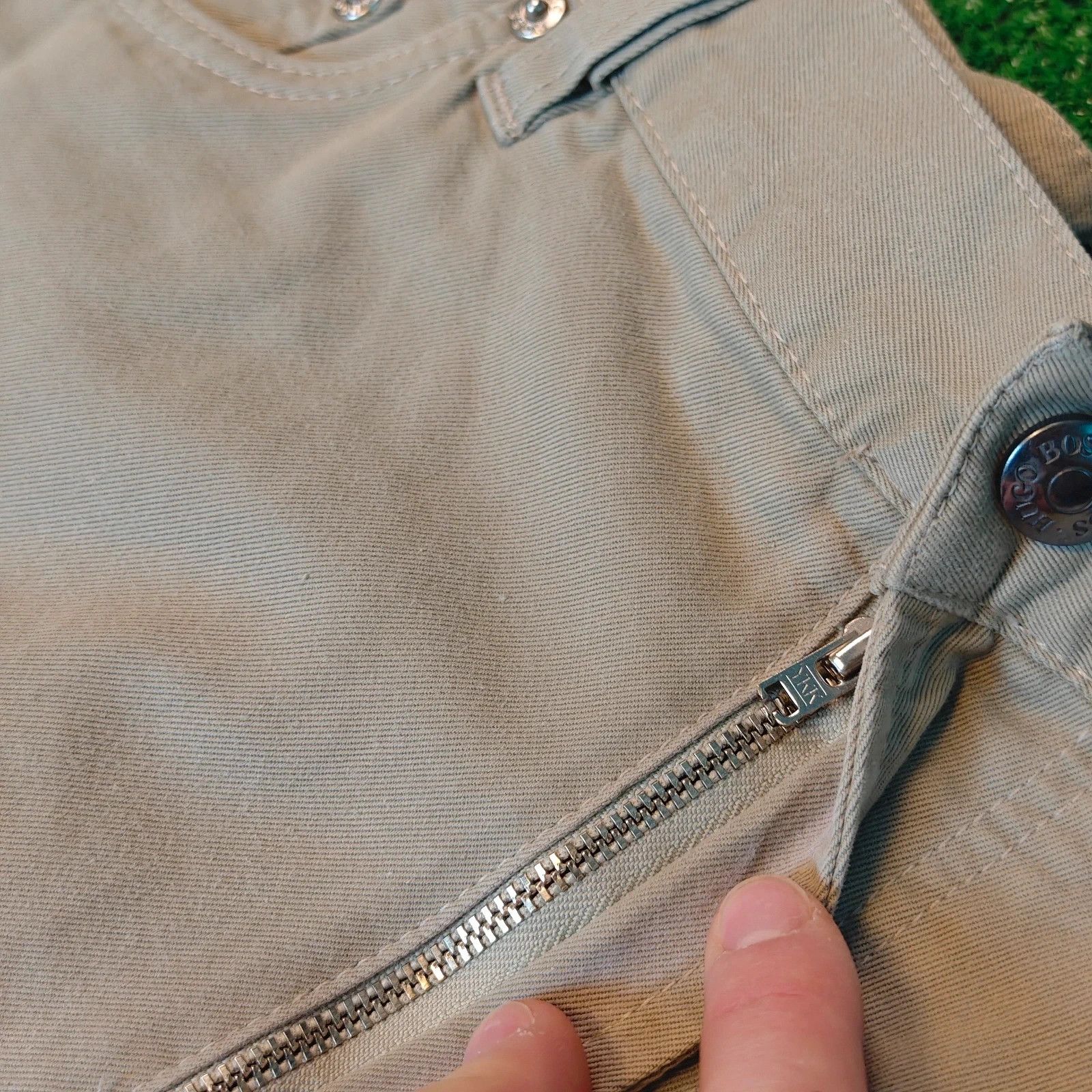 Hugo Boss Vintage Hugo Boss Pants Mens 36x34 Beige Straight Baggy Size US 36 / EU 52 - 3 Thumbnail