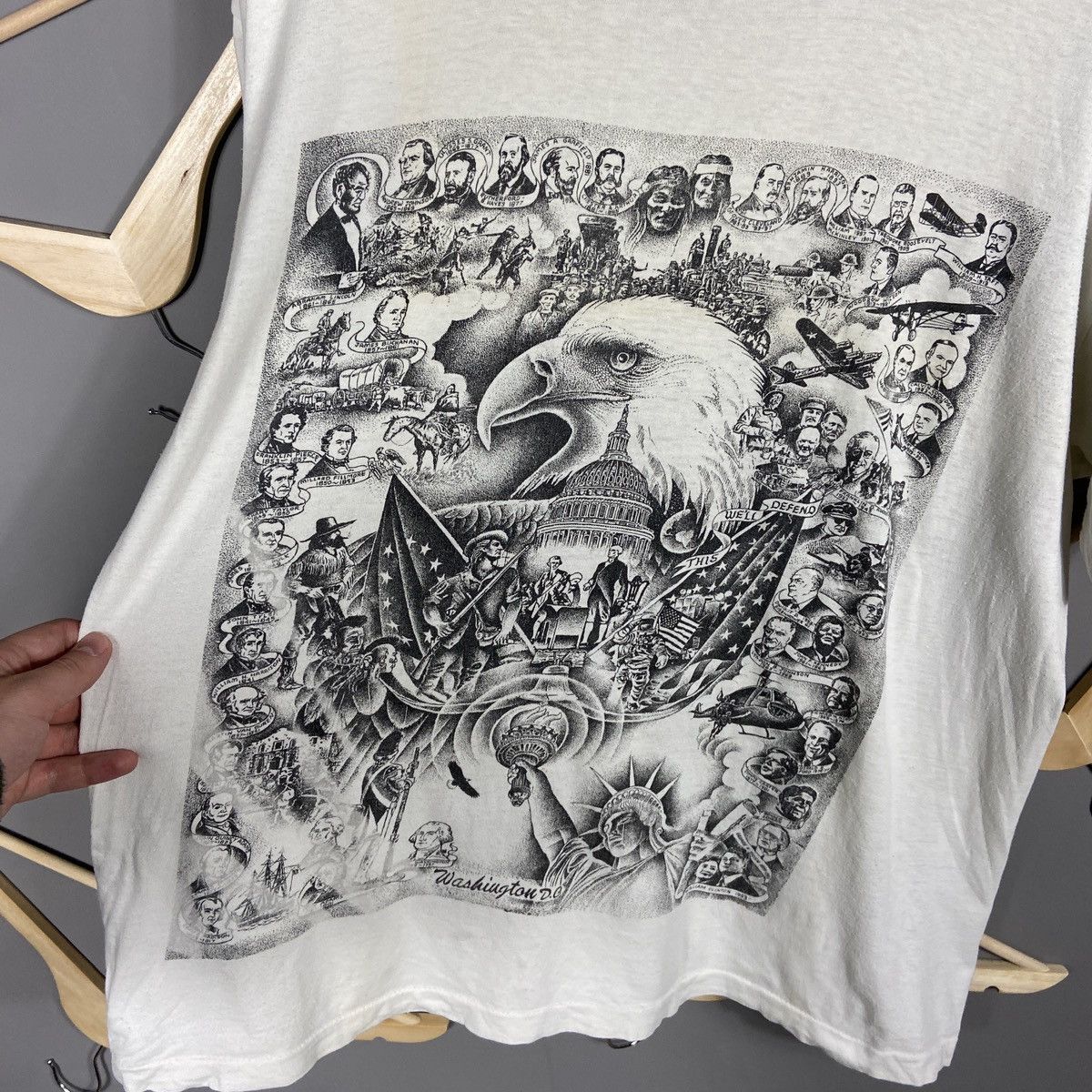 Vintage Vintage 1993 American History Graphic Tee Size US L / EU 52-54 / 3 - 5 Thumbnail