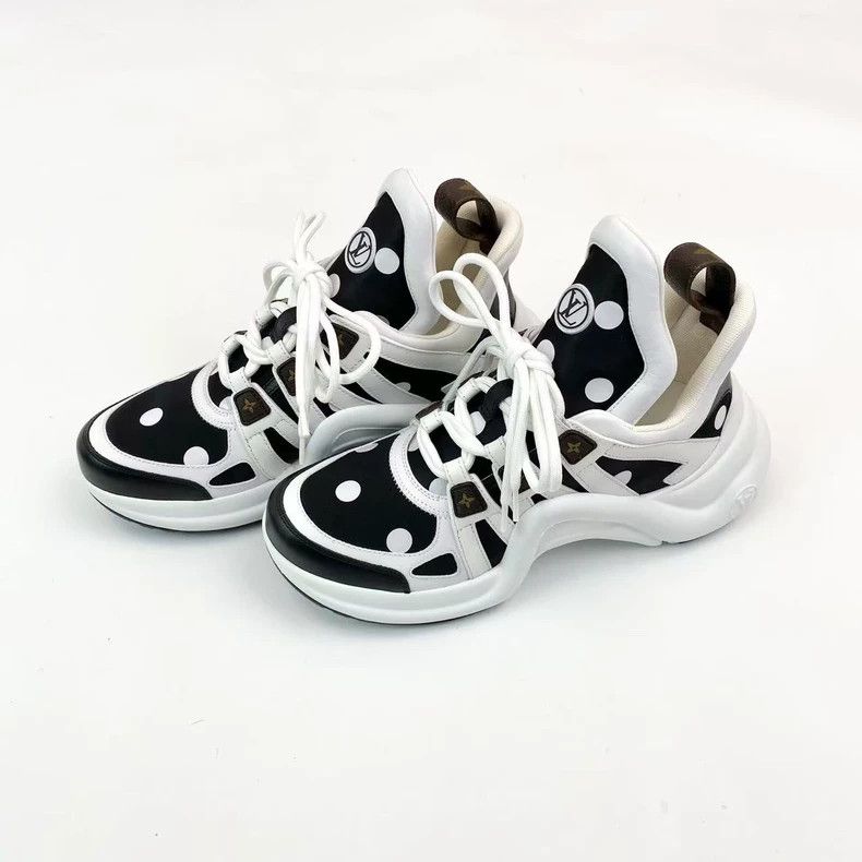 Louis Vuitton Archlight black and white arch bridge dad sh