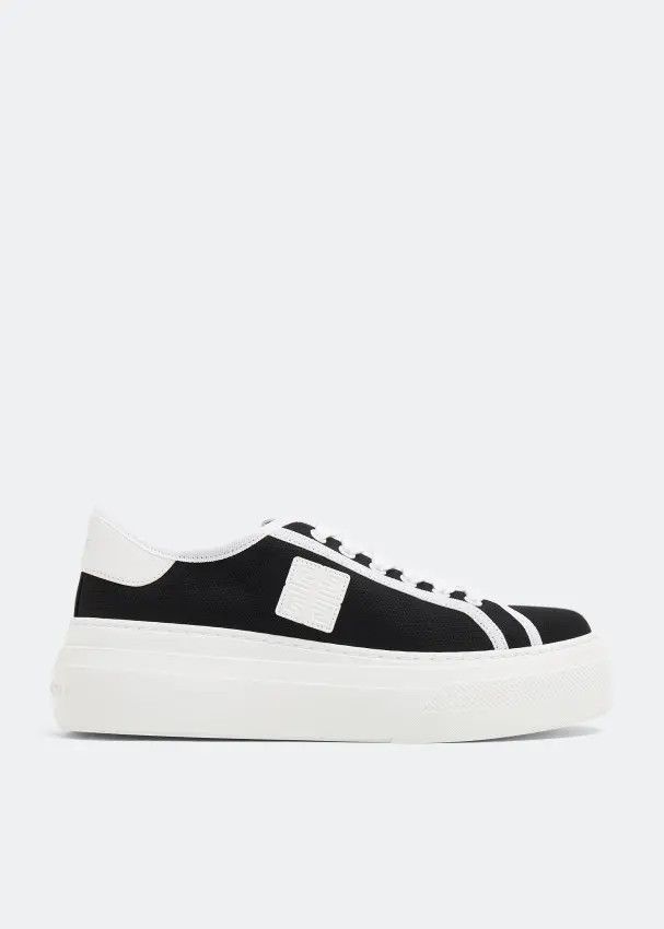 Givenchy o1srvl11e0125 City Sneakers in White/Black Size US 9 / IT 39 - 1 Thumbnail