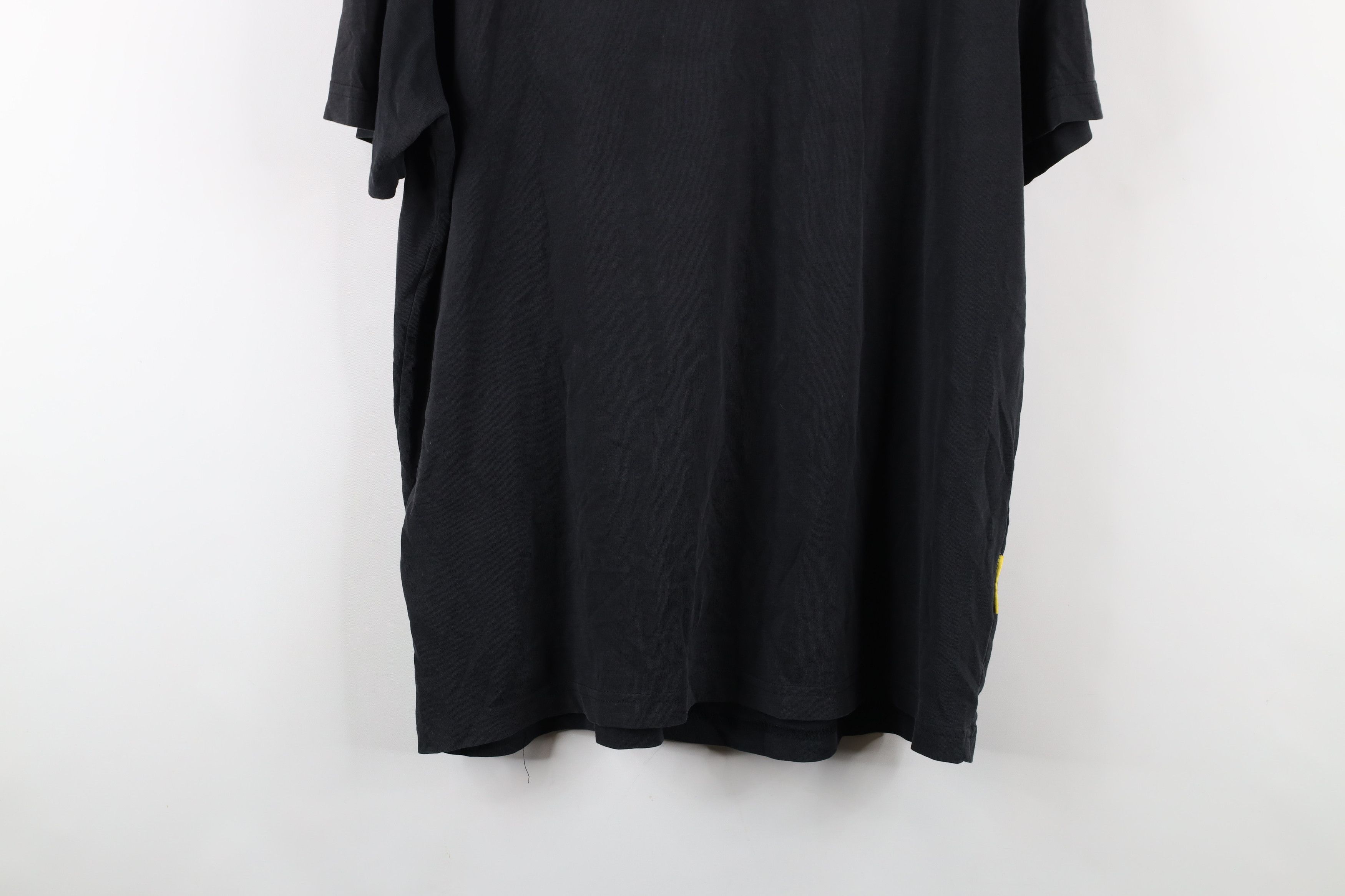Nike × Vintage Vintage Y2K Nike Livestrong Armstrong Mini Swoosh T-Shirt Size US L / EU 52-54 / 3 - 13 Thumbnail