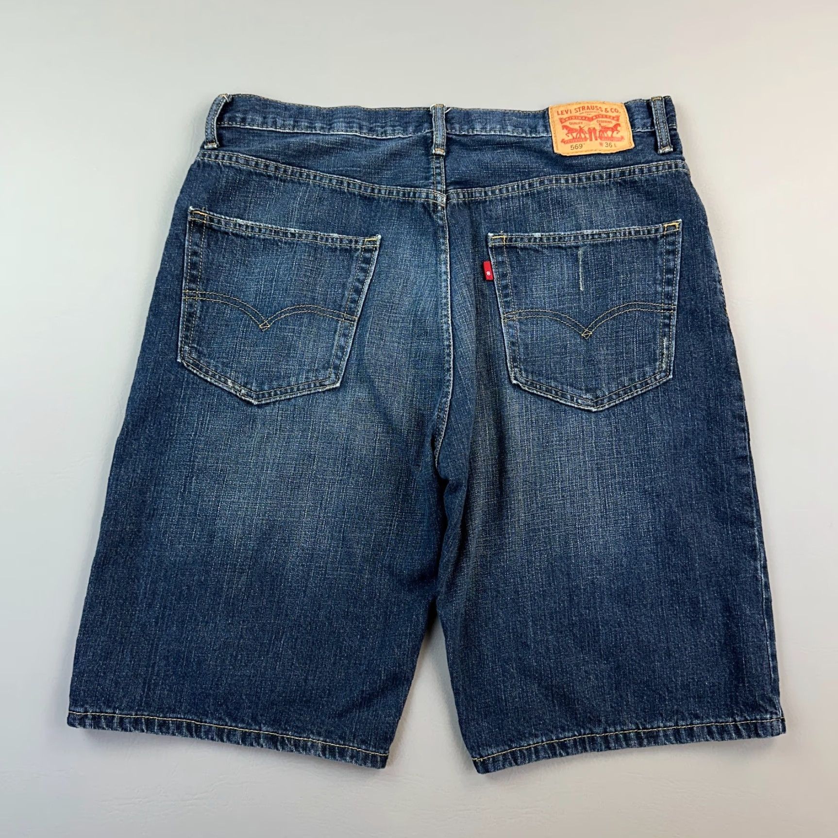 Levi's VINTAGE Levi's 569 Shorts Mens 36 Blue Dark Wash Denim Loose Straight Skate Jorts Size US 36 / EU 52 - 7 Thumbnail