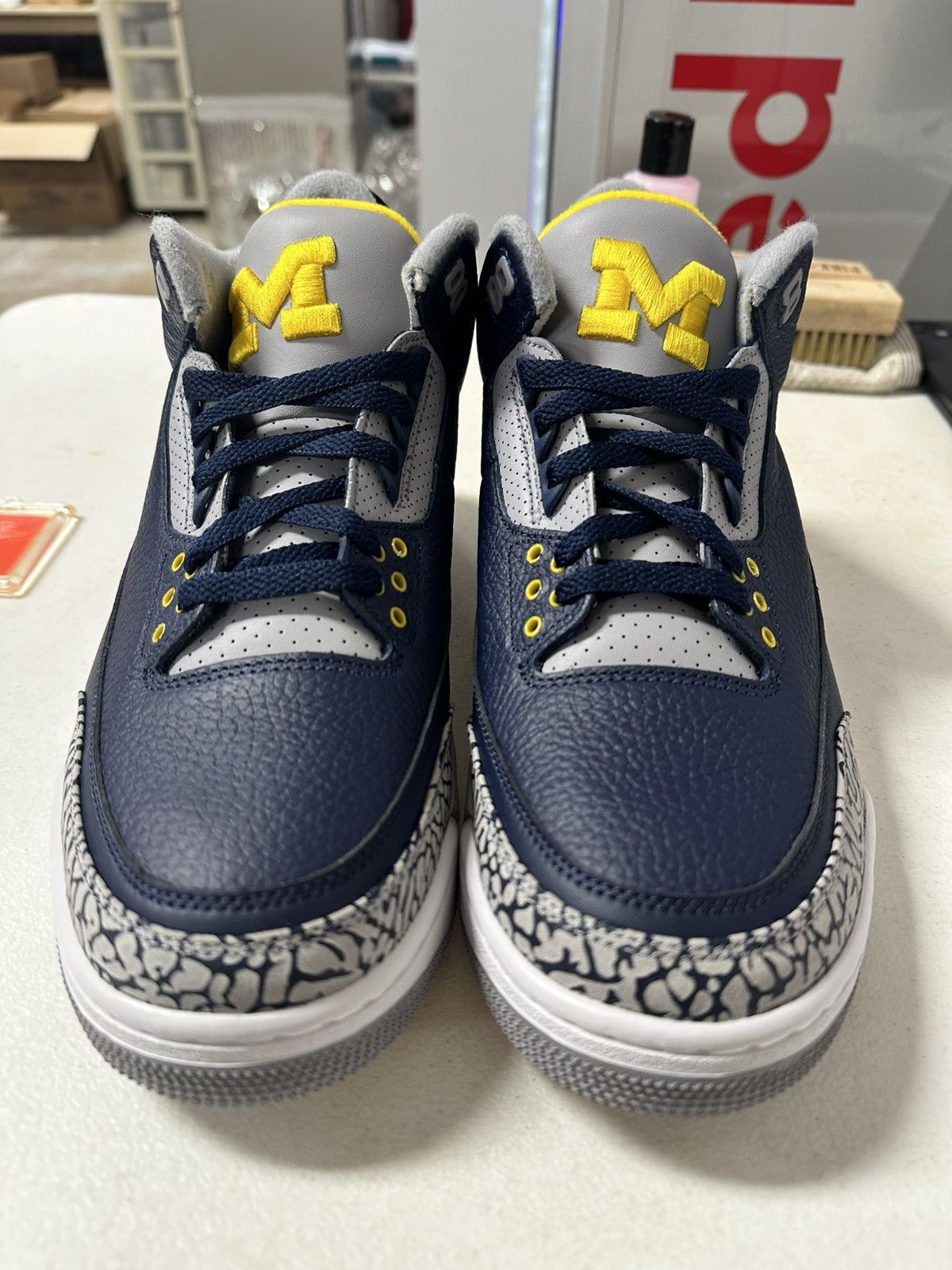 Jordan Brand Jordan 3 Michigan DS Size US 10.5 / EU 43-44 - 3 Thumbnail