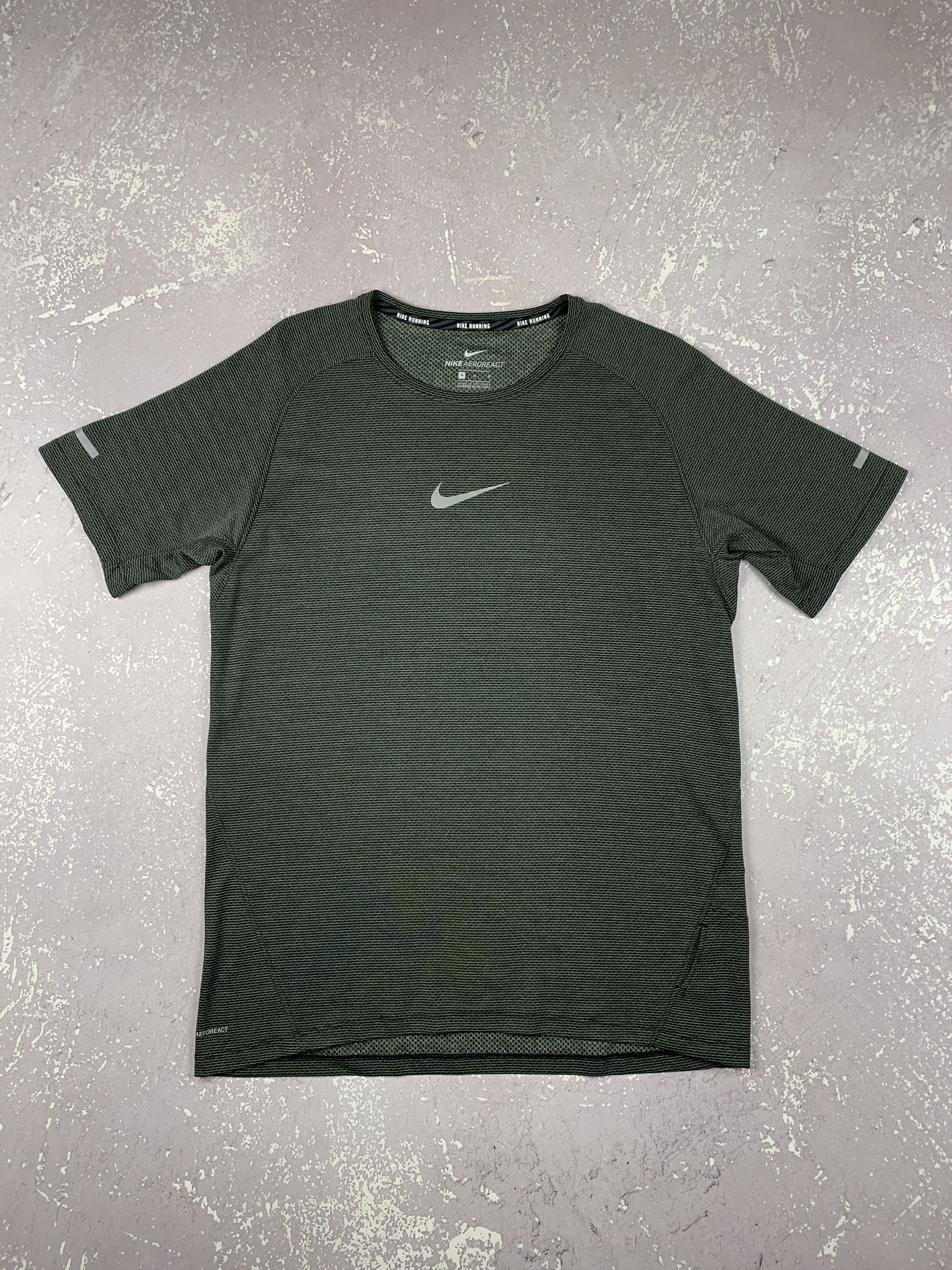Nike Nike AeroReact Running Dri Fit Center Swoosh T Shirt Size US M / EU 48-50 / 2 - 1 Thumbnail