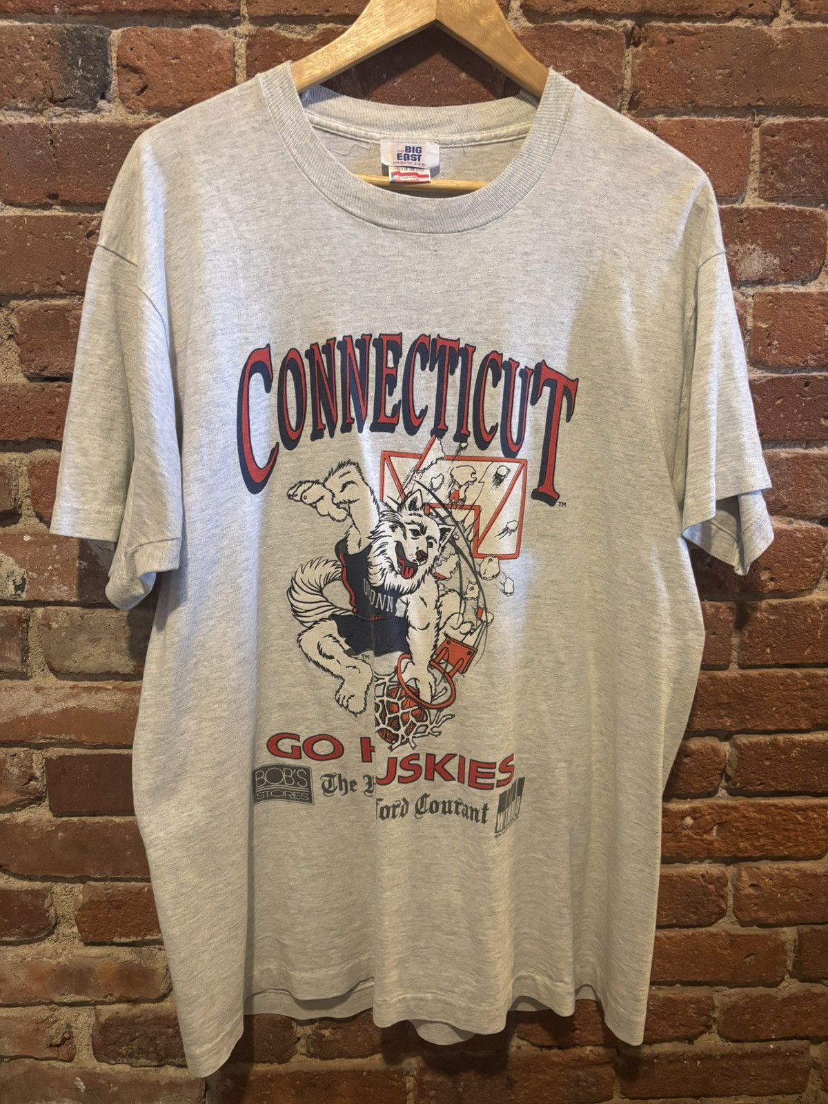 Other 1992 Vintage Uconn Huskies Tee Size US L / EU 52-54 / 3 - 1 Thumbnail